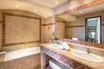 Полулюкс, 1 двуспальная кровать «Кинг-сайз» с диваном-кроватью, терраса (with Sofabed) в La Bastide du Calalou, Bw Signature Collection