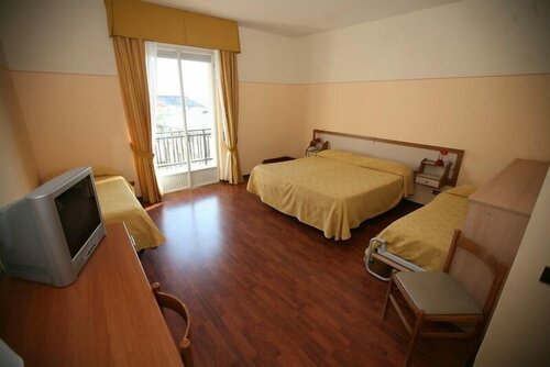 Трехместный номер в Hotel Tirreno