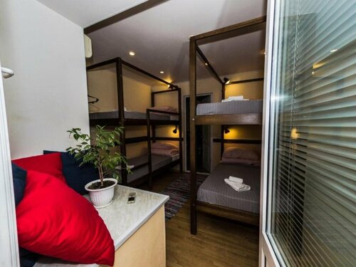 Кровать в общем номере для мужчин в Мой Мир