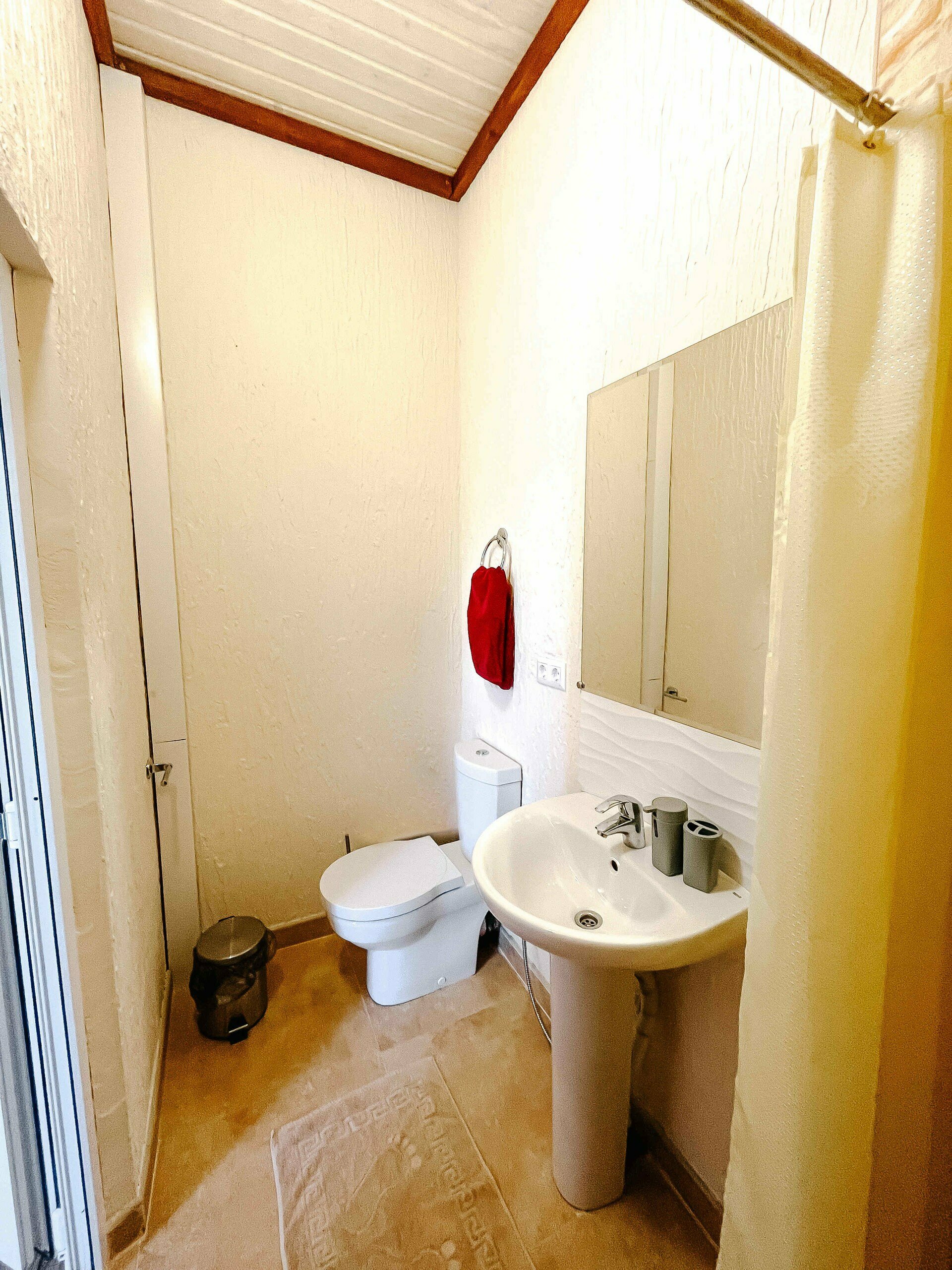 Четырехместный номер с видом на горы