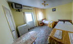 Классический трехместный номер в КрымНик