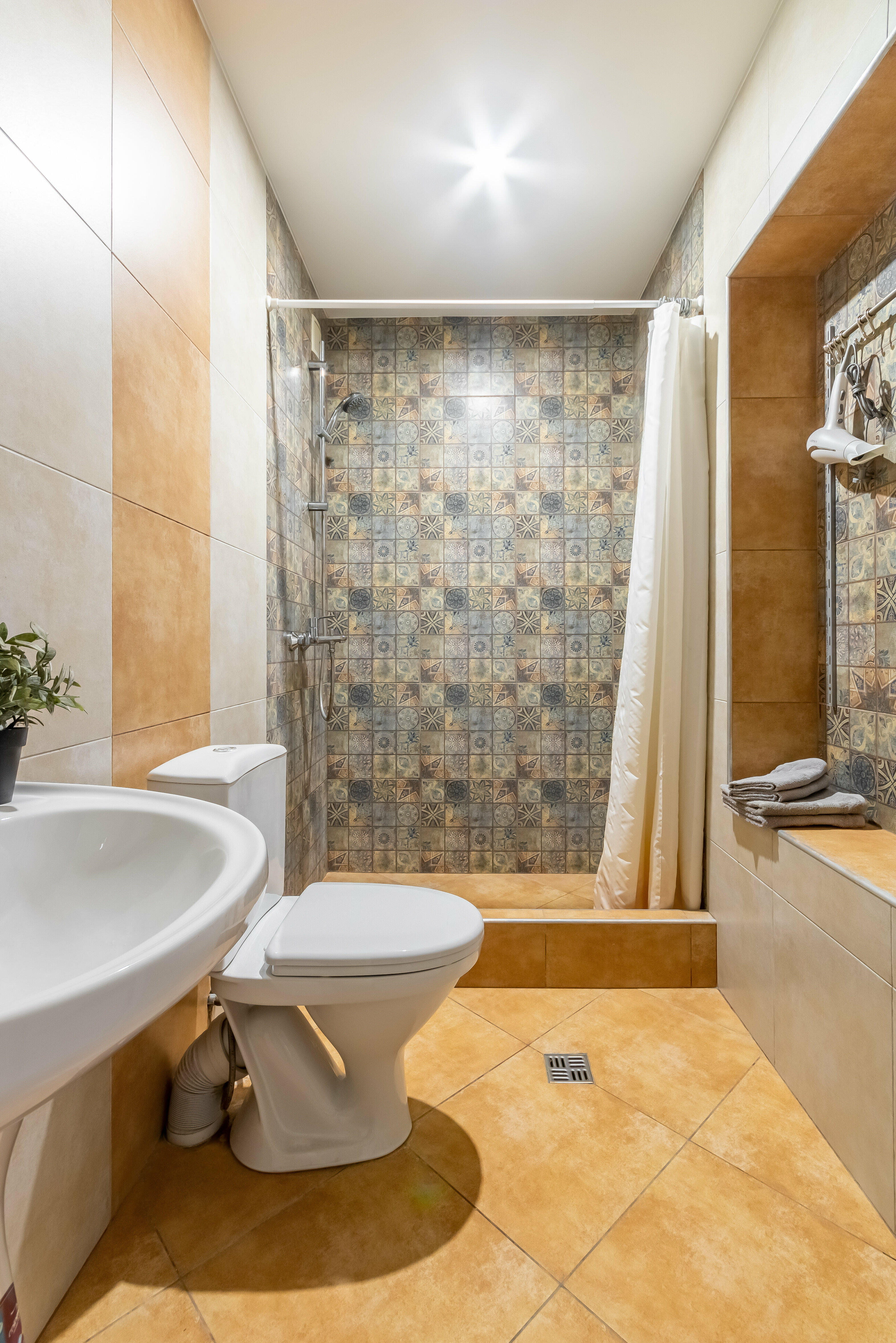 Двухкомнатные апартаменты с кухней и отдельным входом