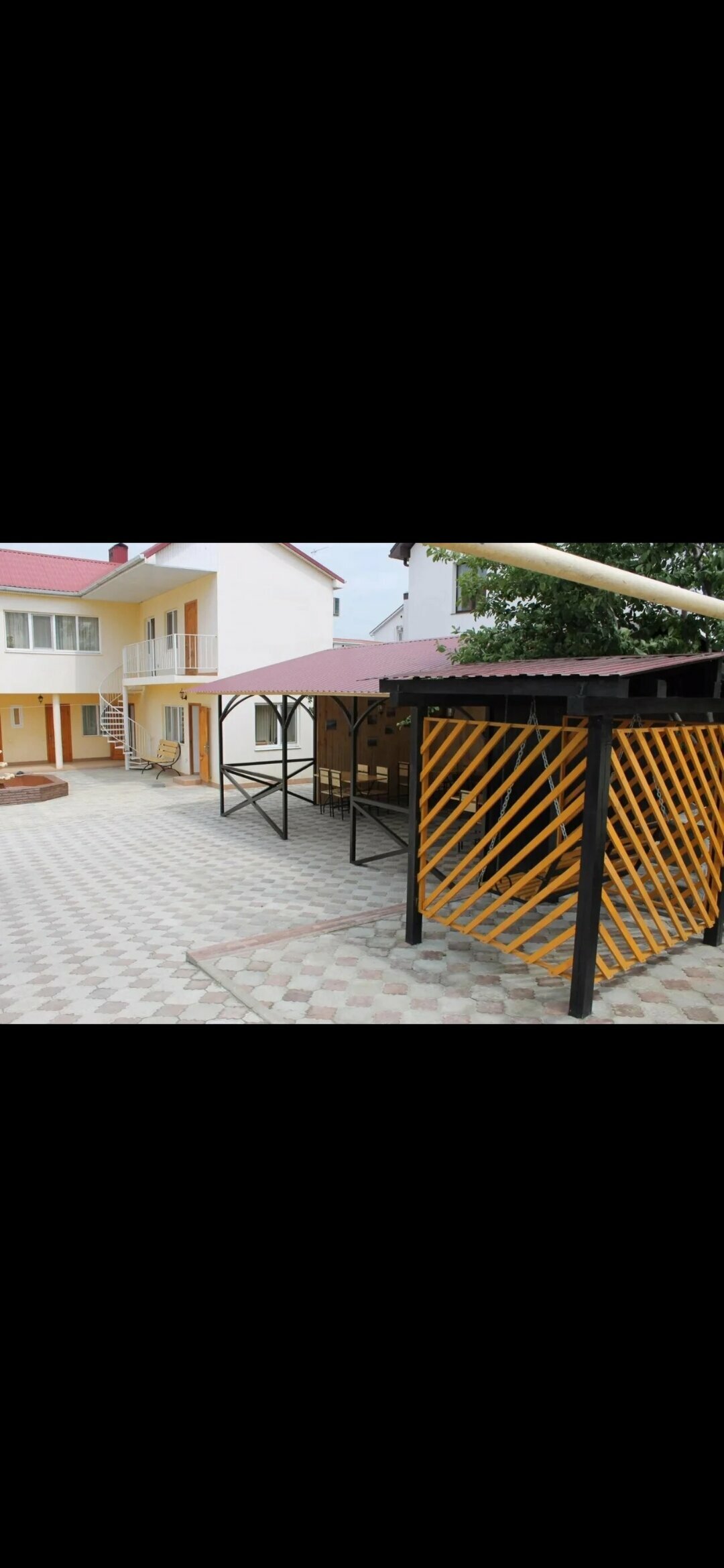 Семейный номер с общей ванной комнатой