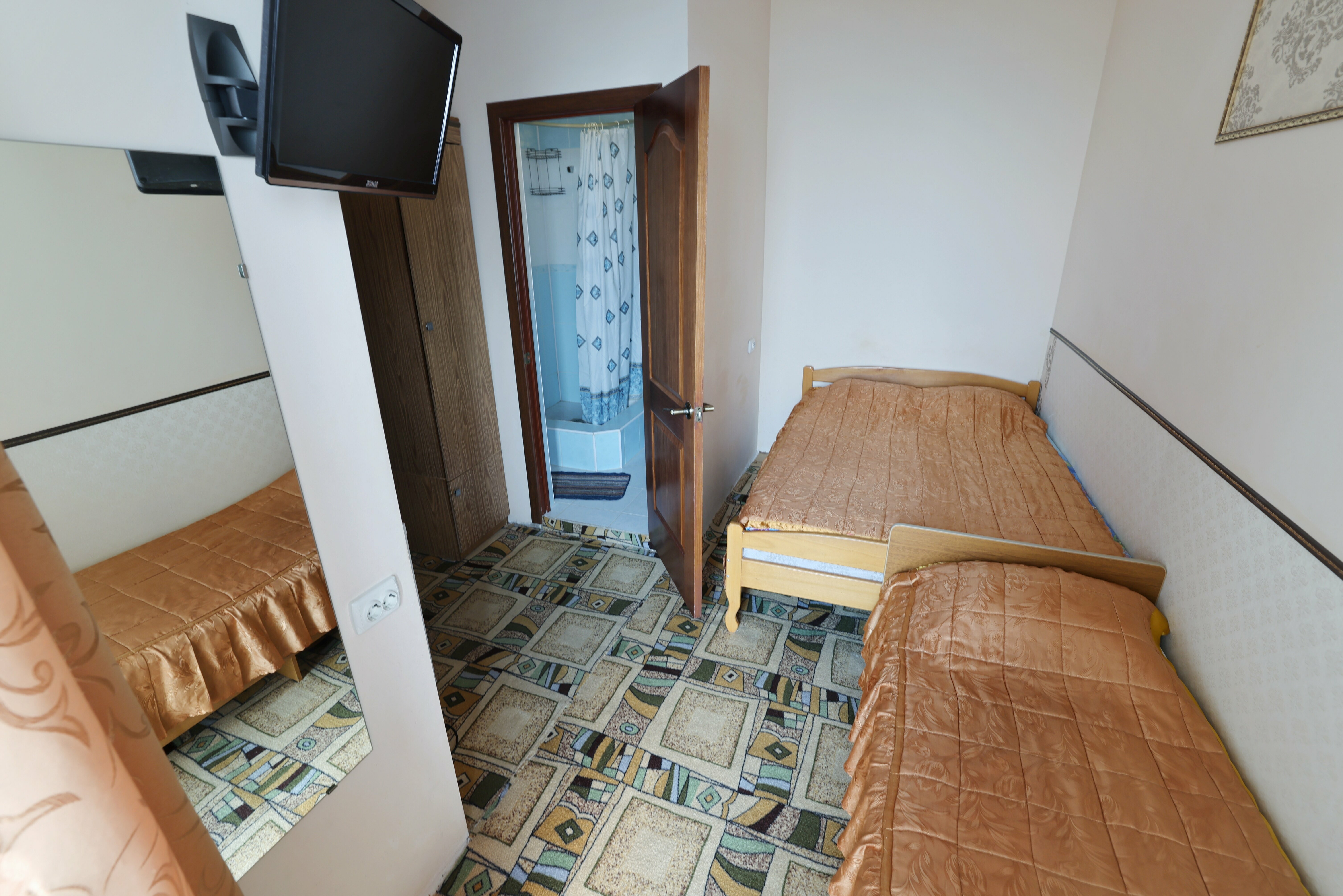 Трехместный номер с балконом и видом на море