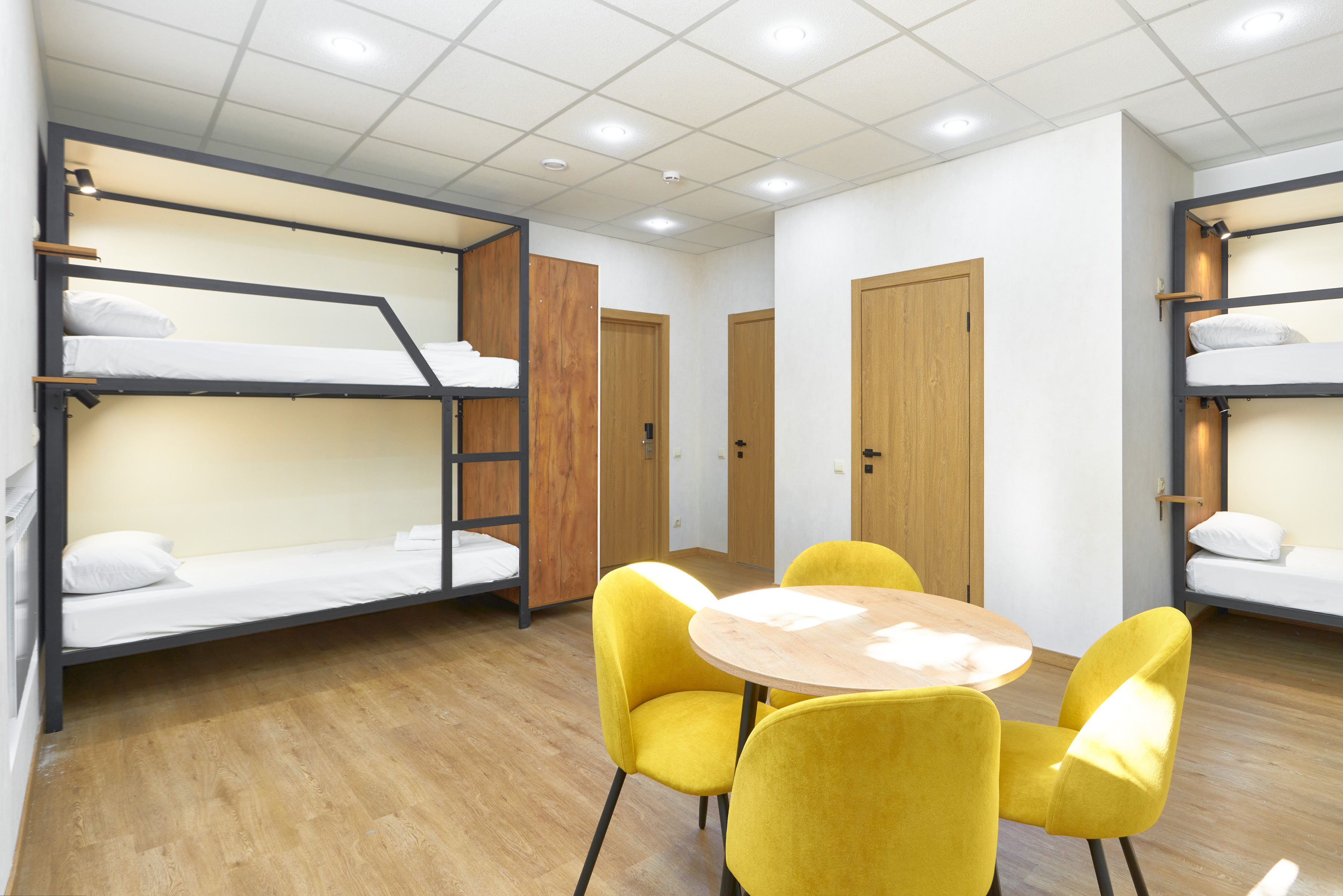 Кровать в общем 8-местном номере