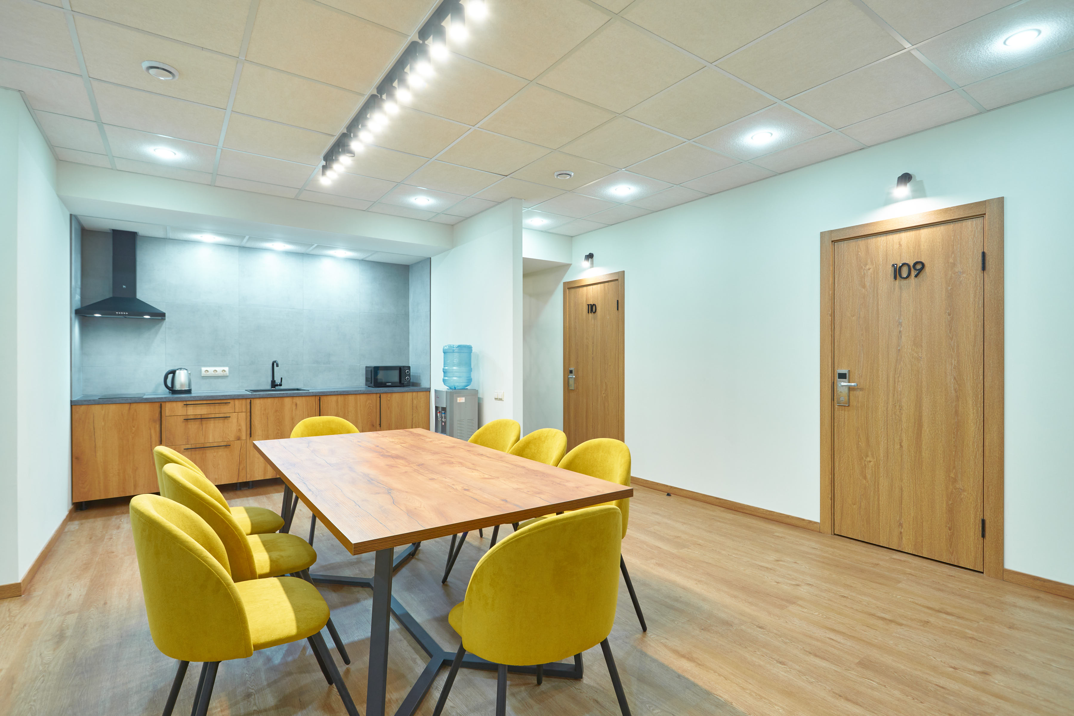 Кровать в общем 8-местном номере