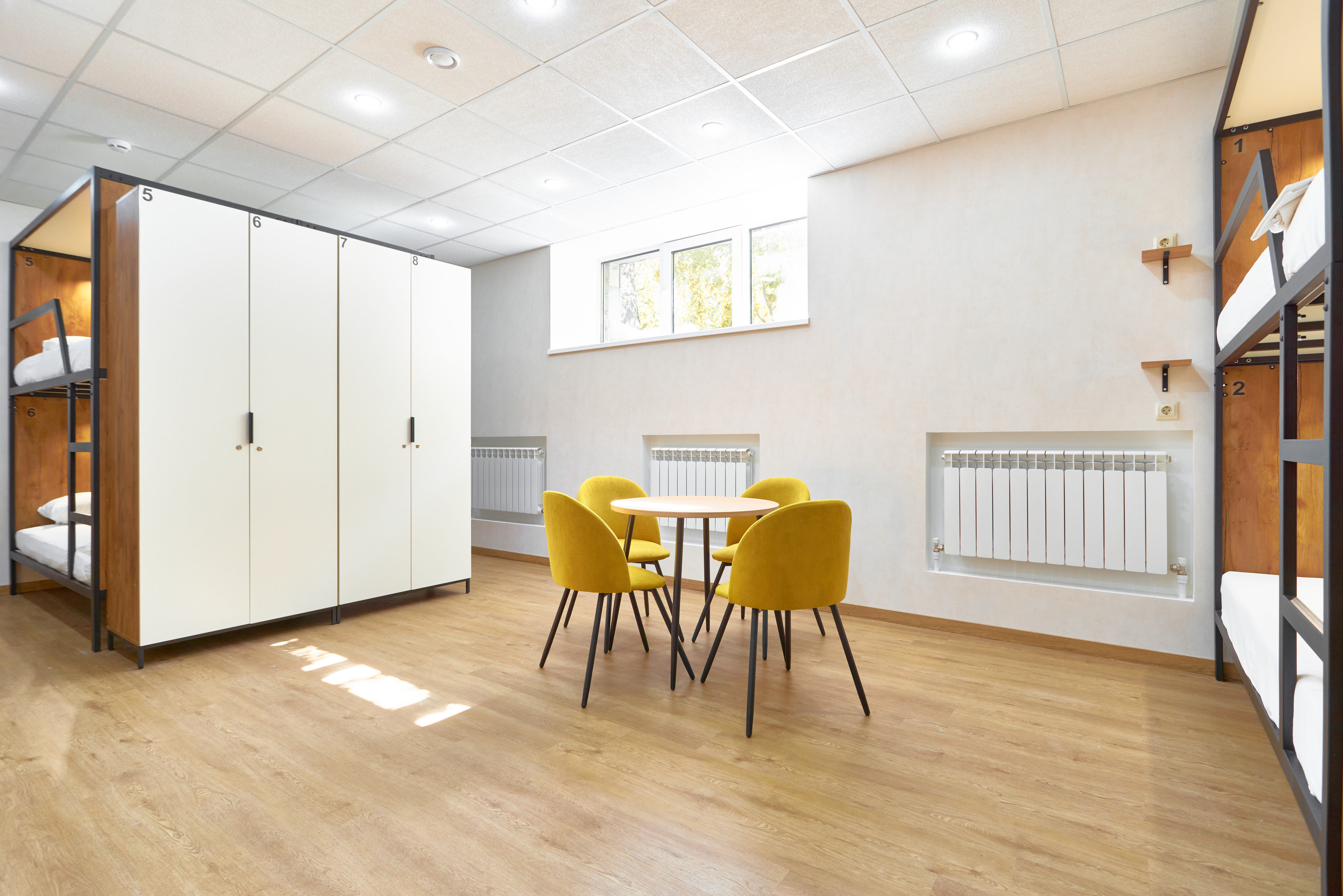 Кровать в общем 8-местном номере