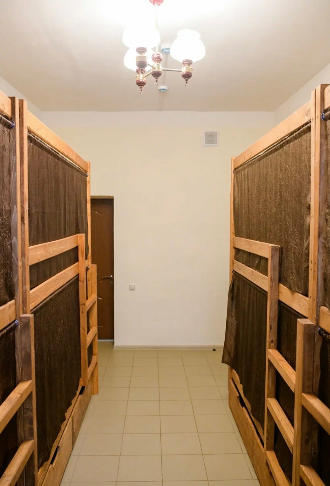 Общий 8-местный номер для мужчин