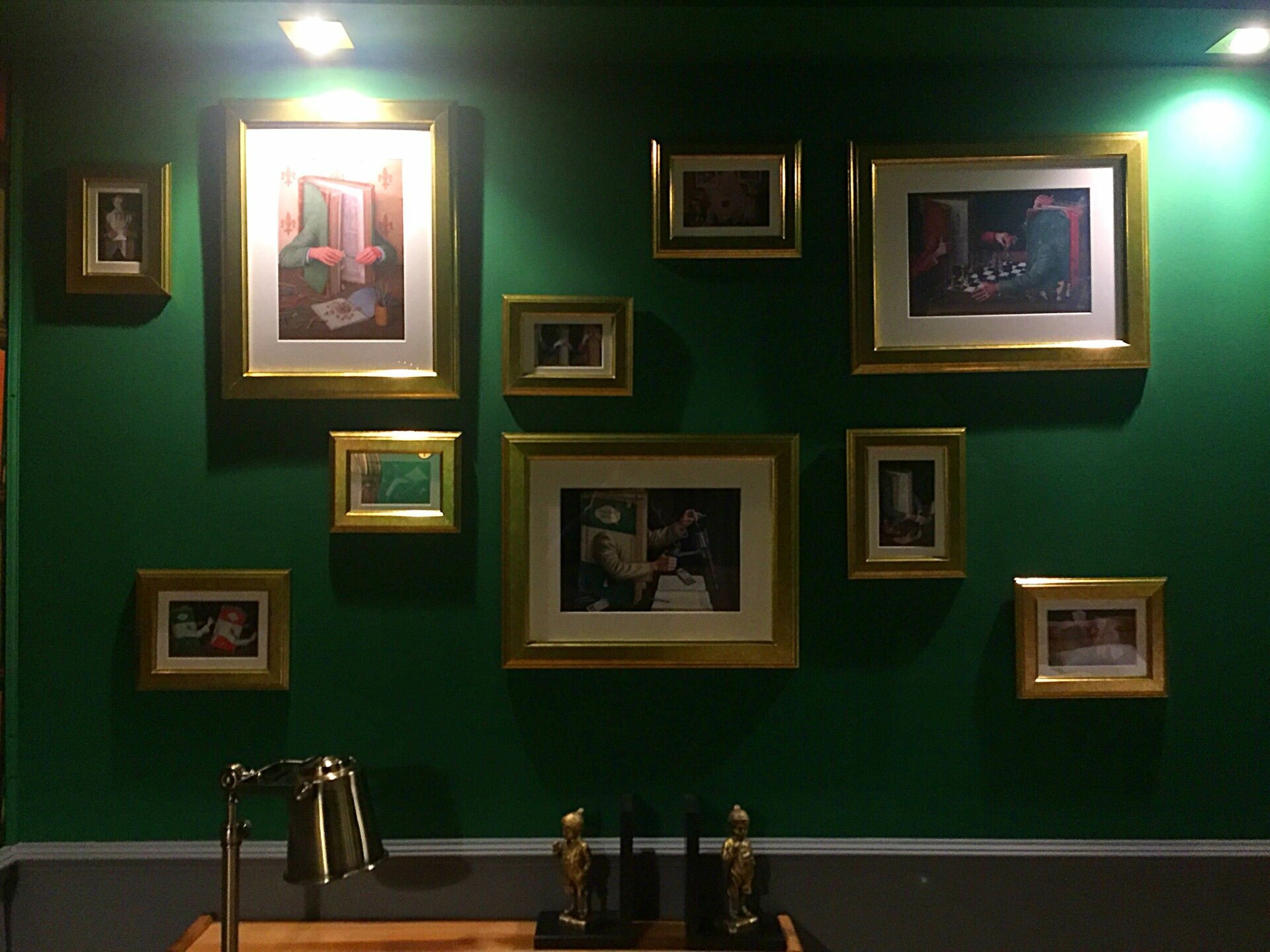 Стандартный двухместный номер с 2 отдельными кроватями и общей ванной комнатой