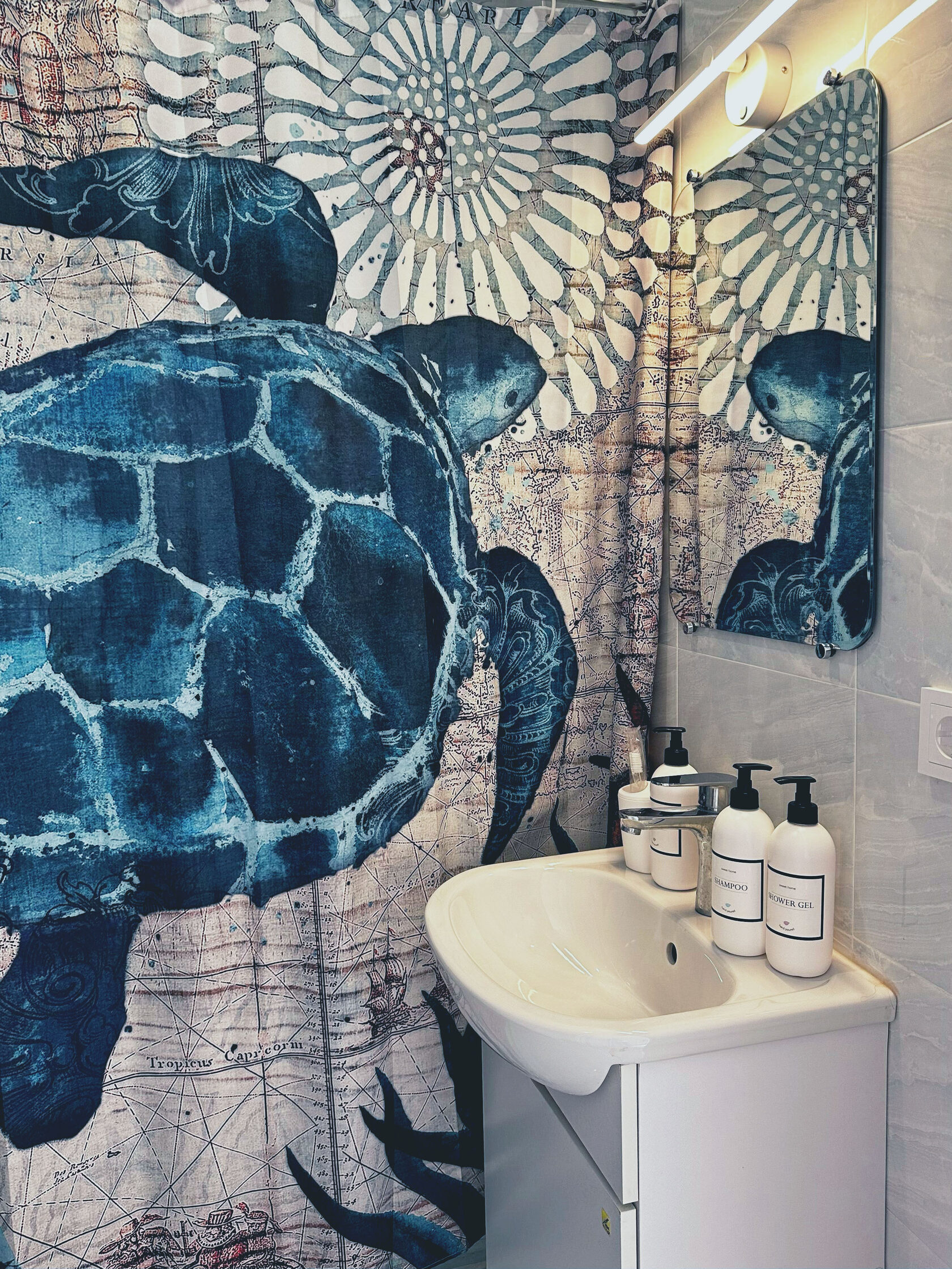 Трехместный номер с балконом