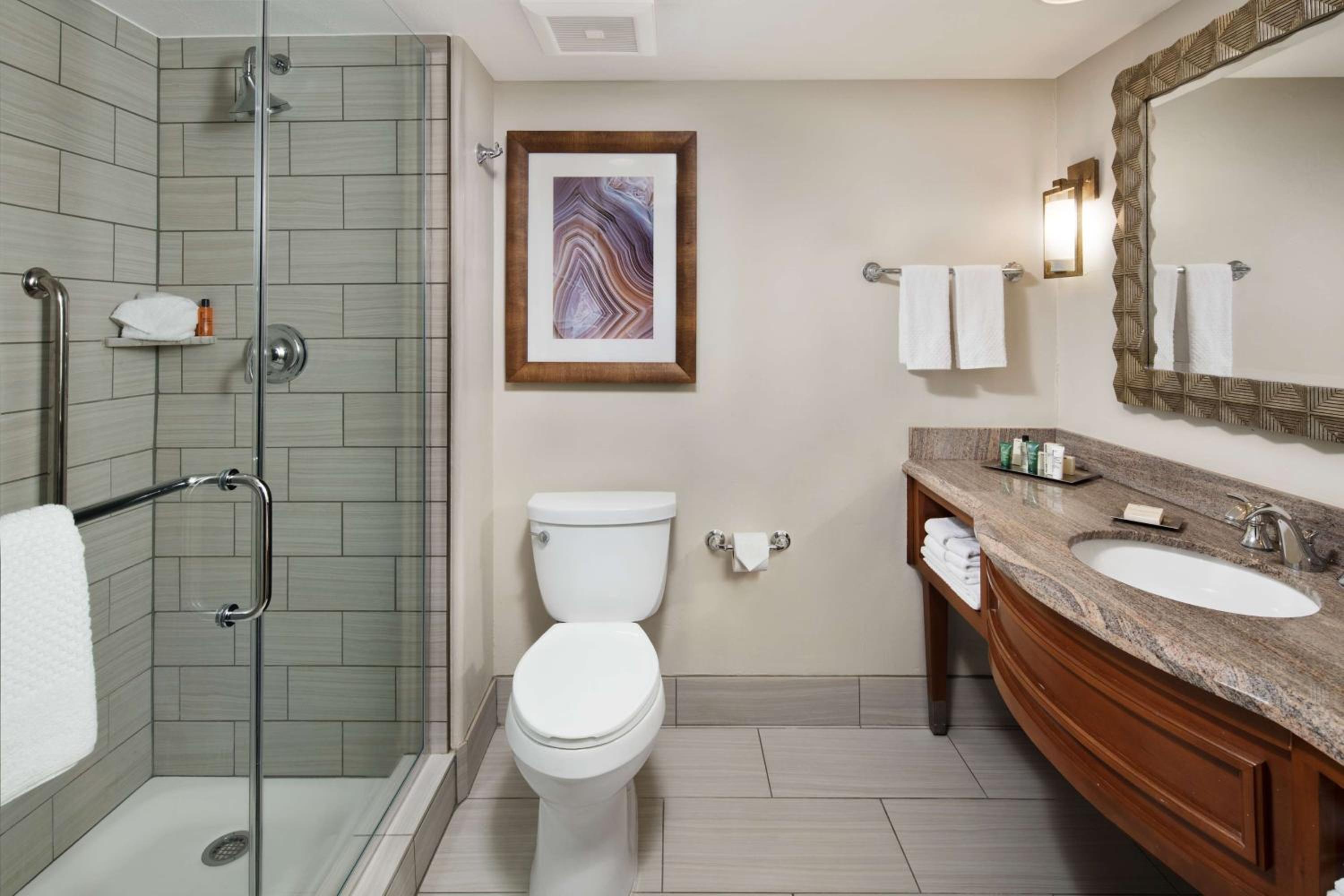 Double Queen Room With Balcony - Red Rock View