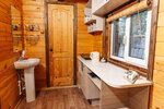 "ТАУНХАУС №4" компактный благоустроенный дом с двуспальной кроватью, ванной комнатой и мини-кухней в Семейный