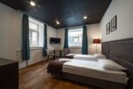 ДВУХМЕСТНЫЙ НОМЕР с общей ванной комнатой в Proloft city hostel & rooms