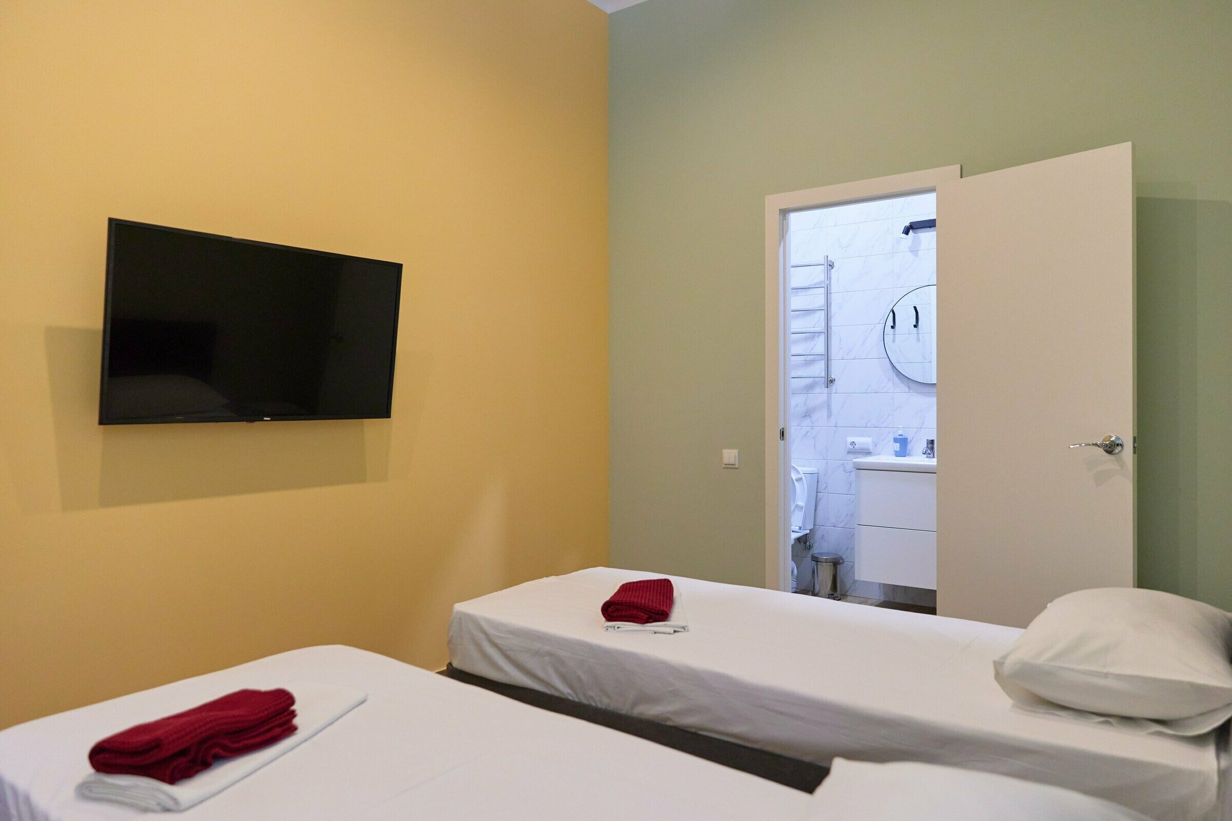 Коттедж со своей кухней с доступом в баню, бассейн (сеанс 4 часа в сутки на каждого гостя)