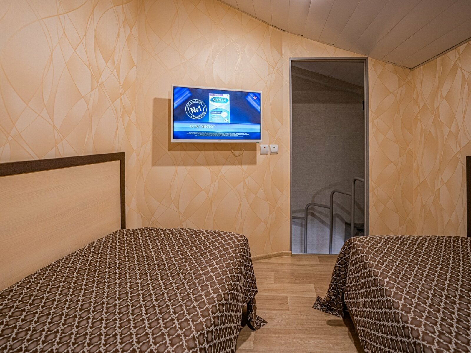 Двухэтажный номер с раздельными кроватями