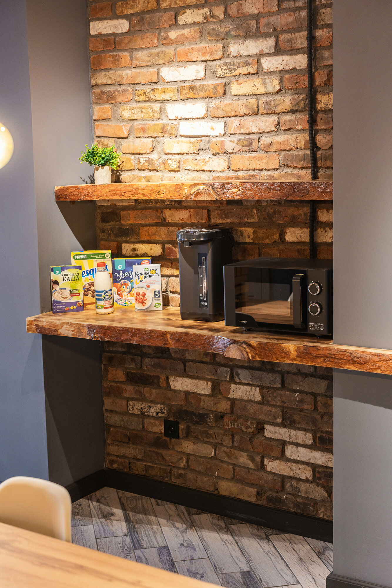 Многоместный общий номер для мужчин и женщин (8 мест) нижнее место