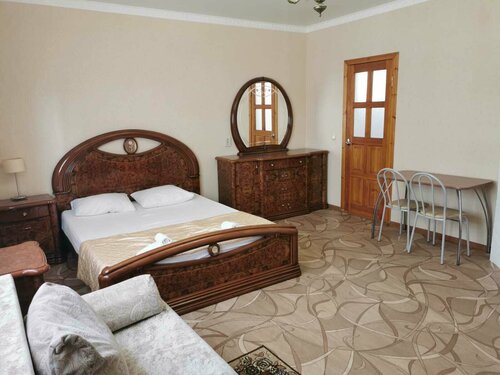 Четырехместный номер «Комфорт» в Райский уголок