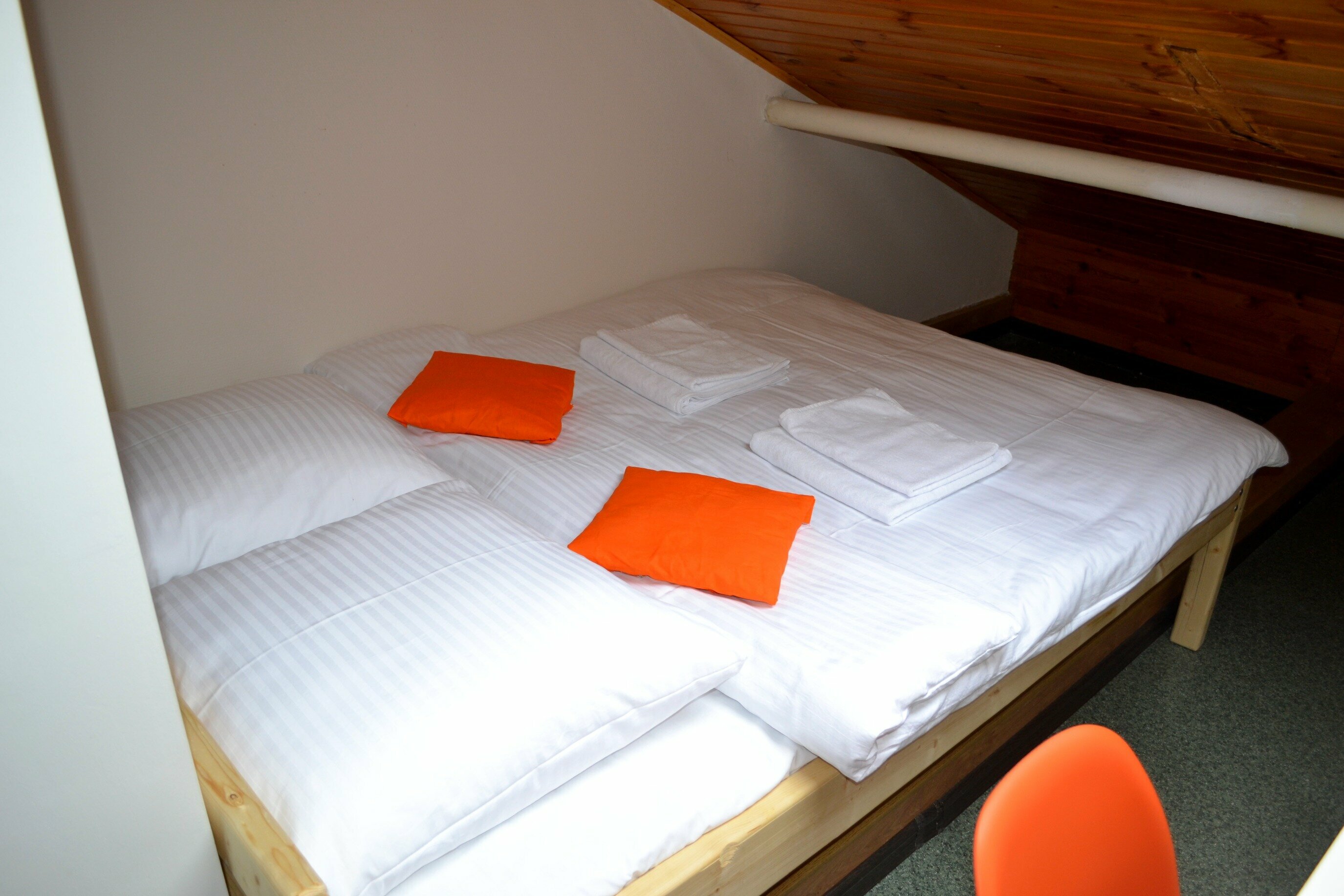 Двухместный номер с 1 кроватью и общей ванной комнатой