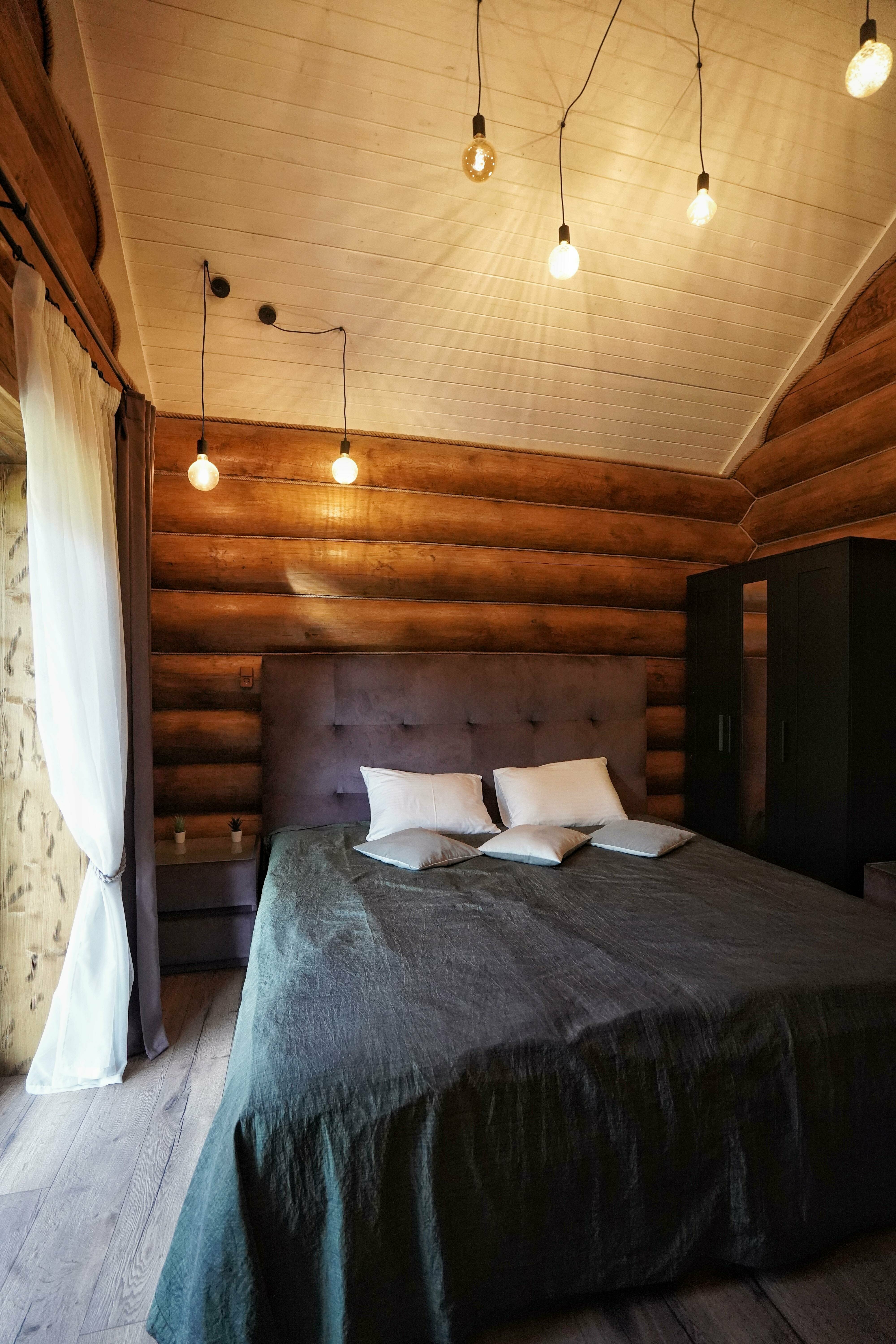 Двухэтажный терем "Охота" в окружении леса