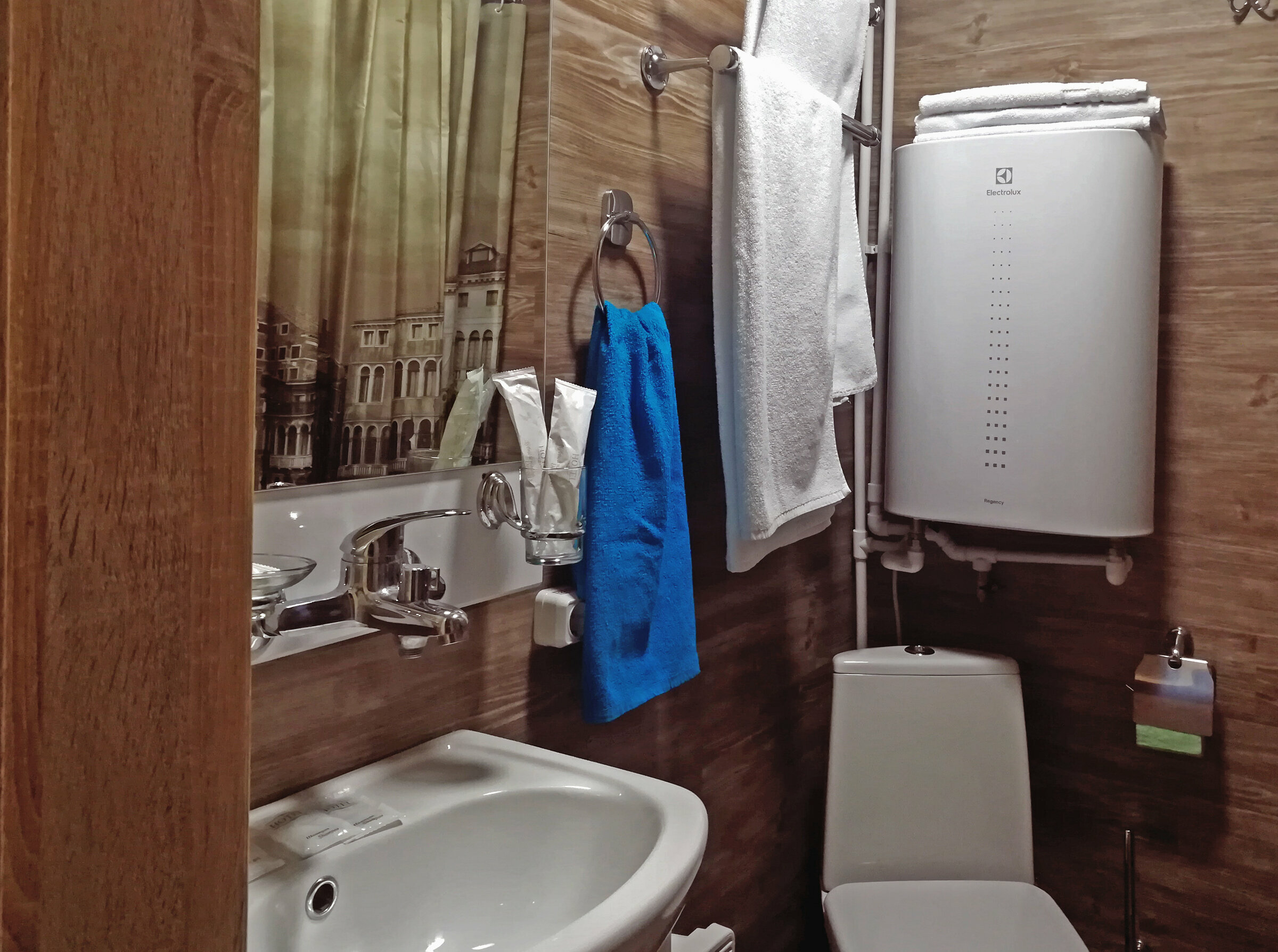 Двухместный номер с 1 кроватью или 2 отдельными кроватями и балконом