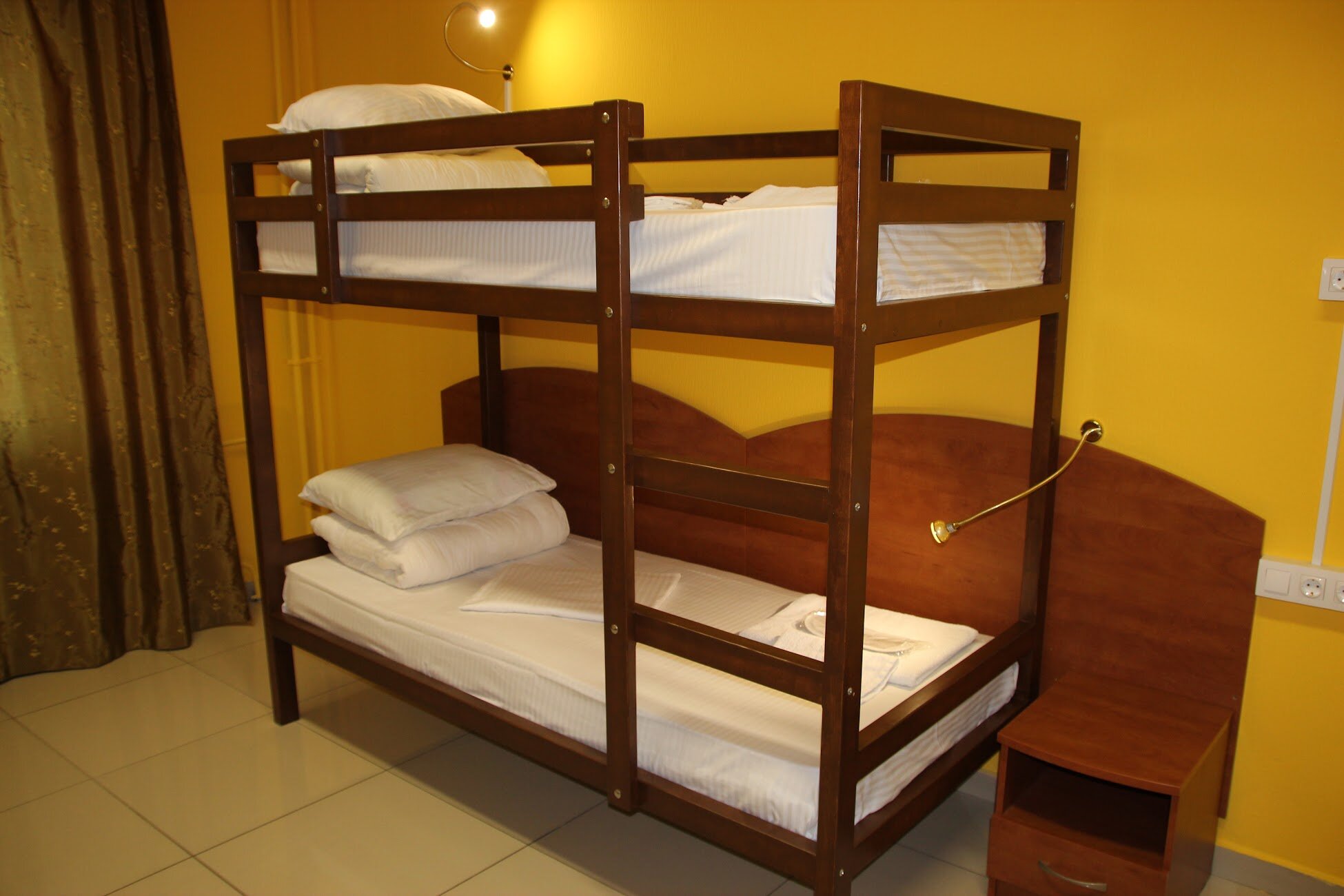 Кровать в общем 6-местном номере