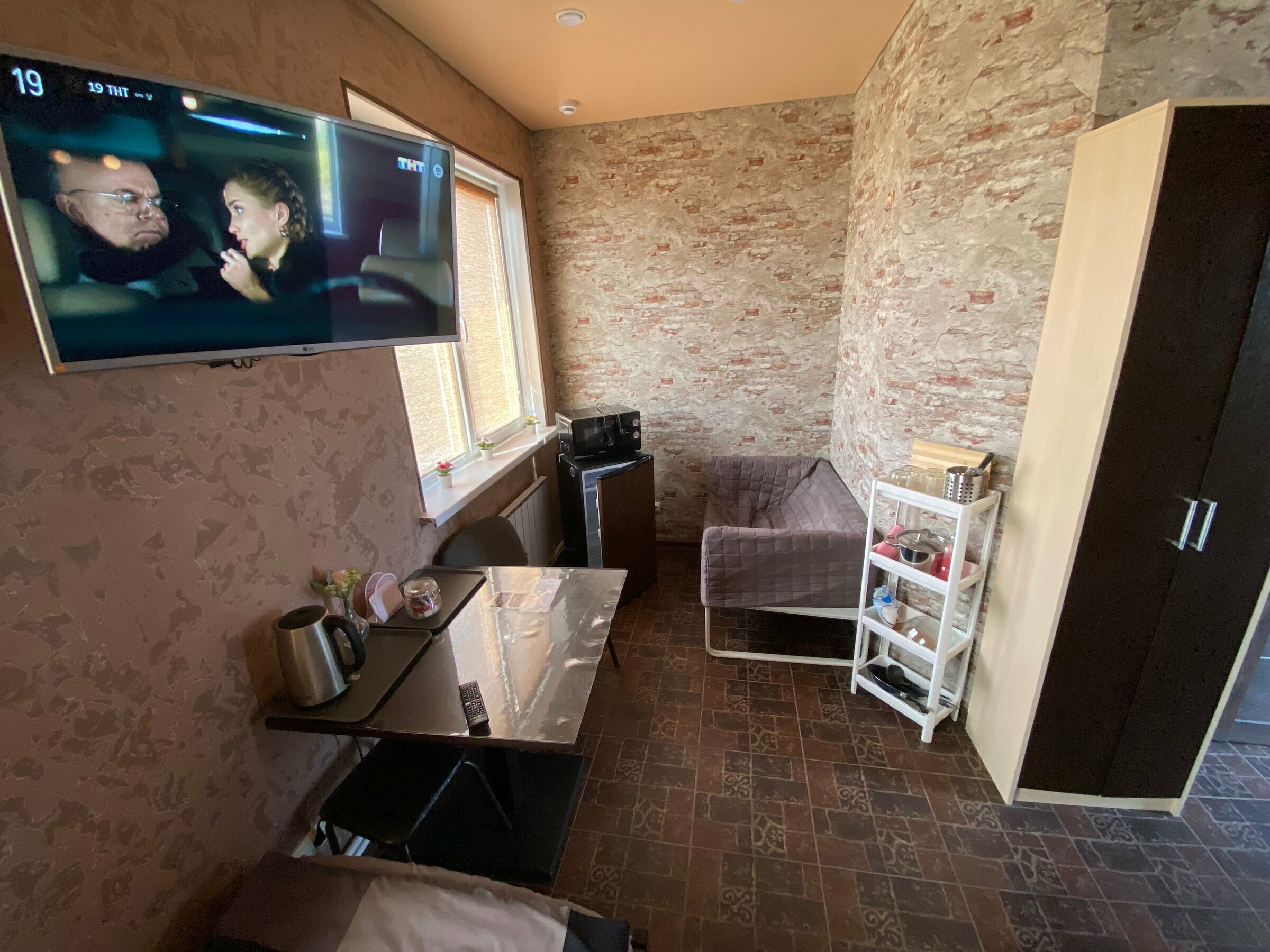 Четырехместный номер с ванной комнатой