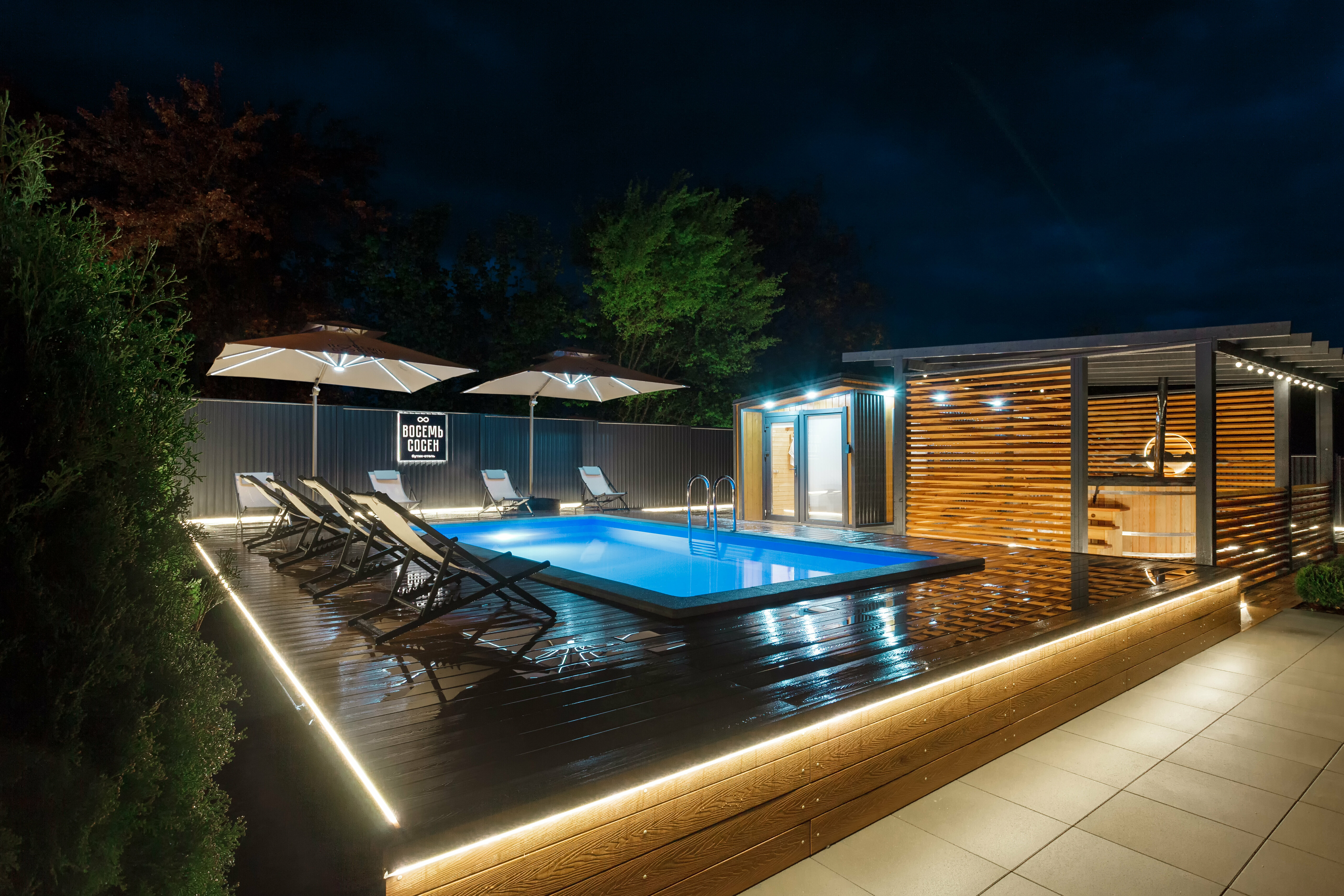 Номер-студия с кроватью размера "king-size" и диван-кроватью