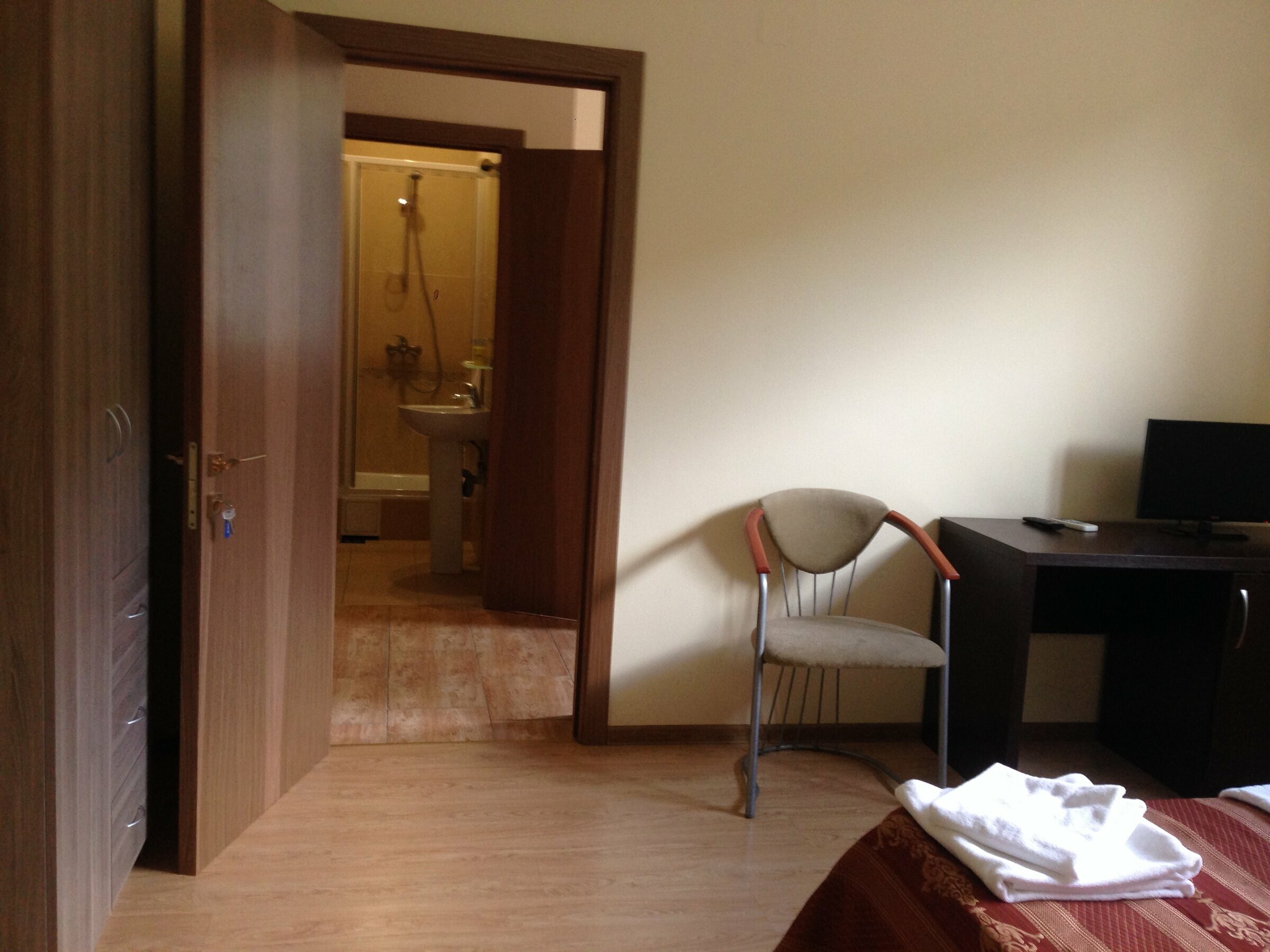 Двухместный номер с 1 кроватью или 2 отдельными кроватями и общей ванной комнатой