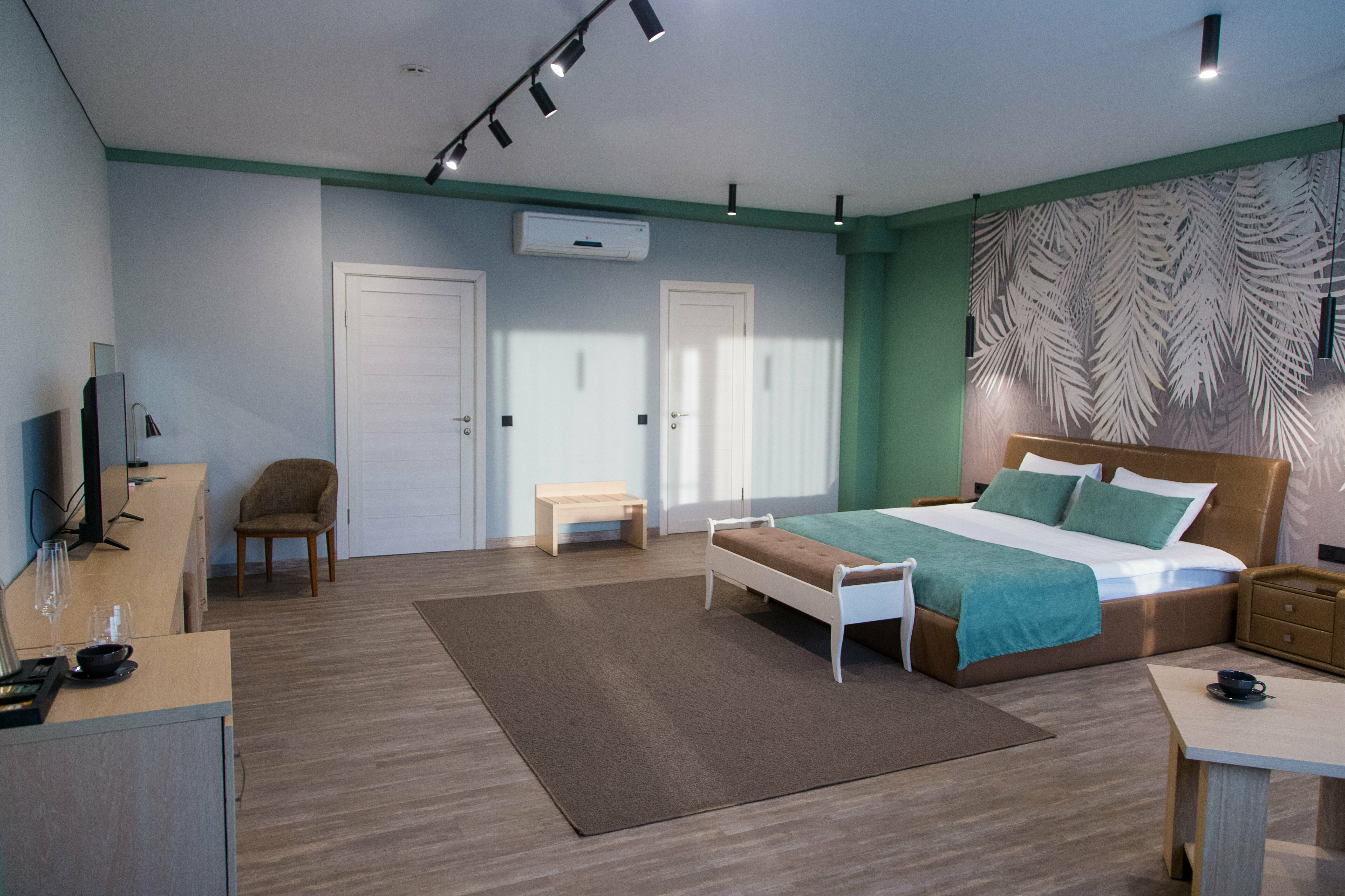 Полулюкс Делюкс