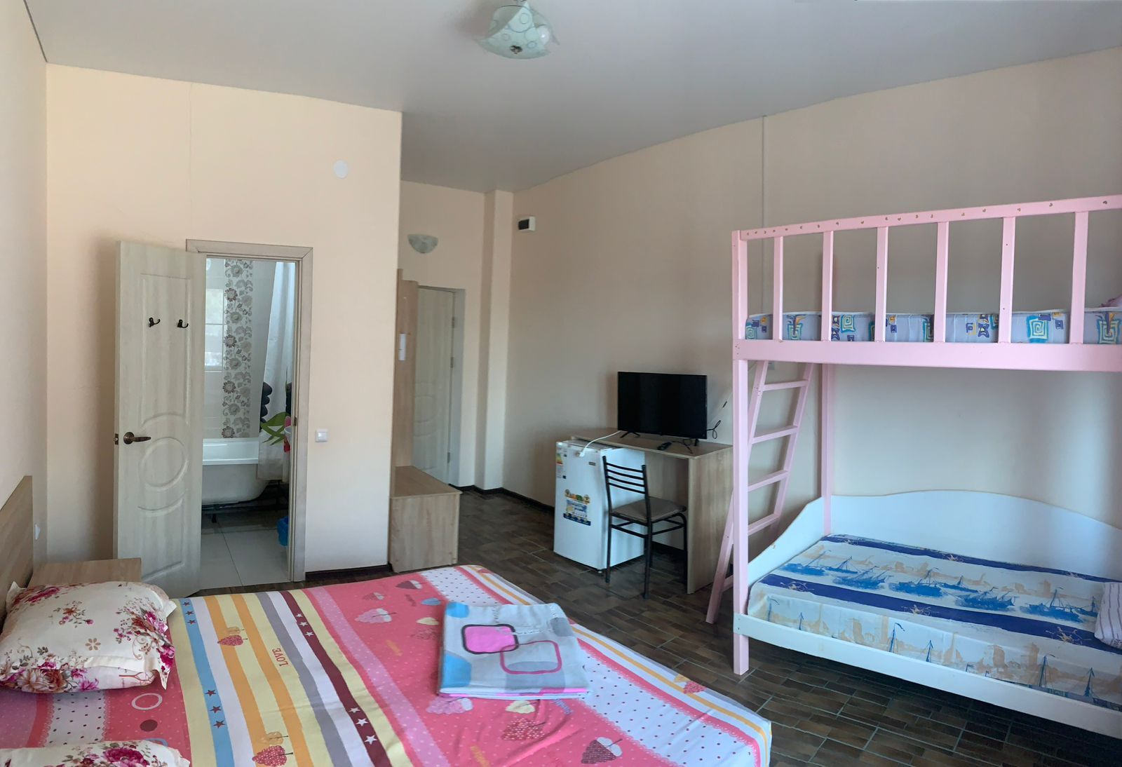 Четырехместный номер с балконом