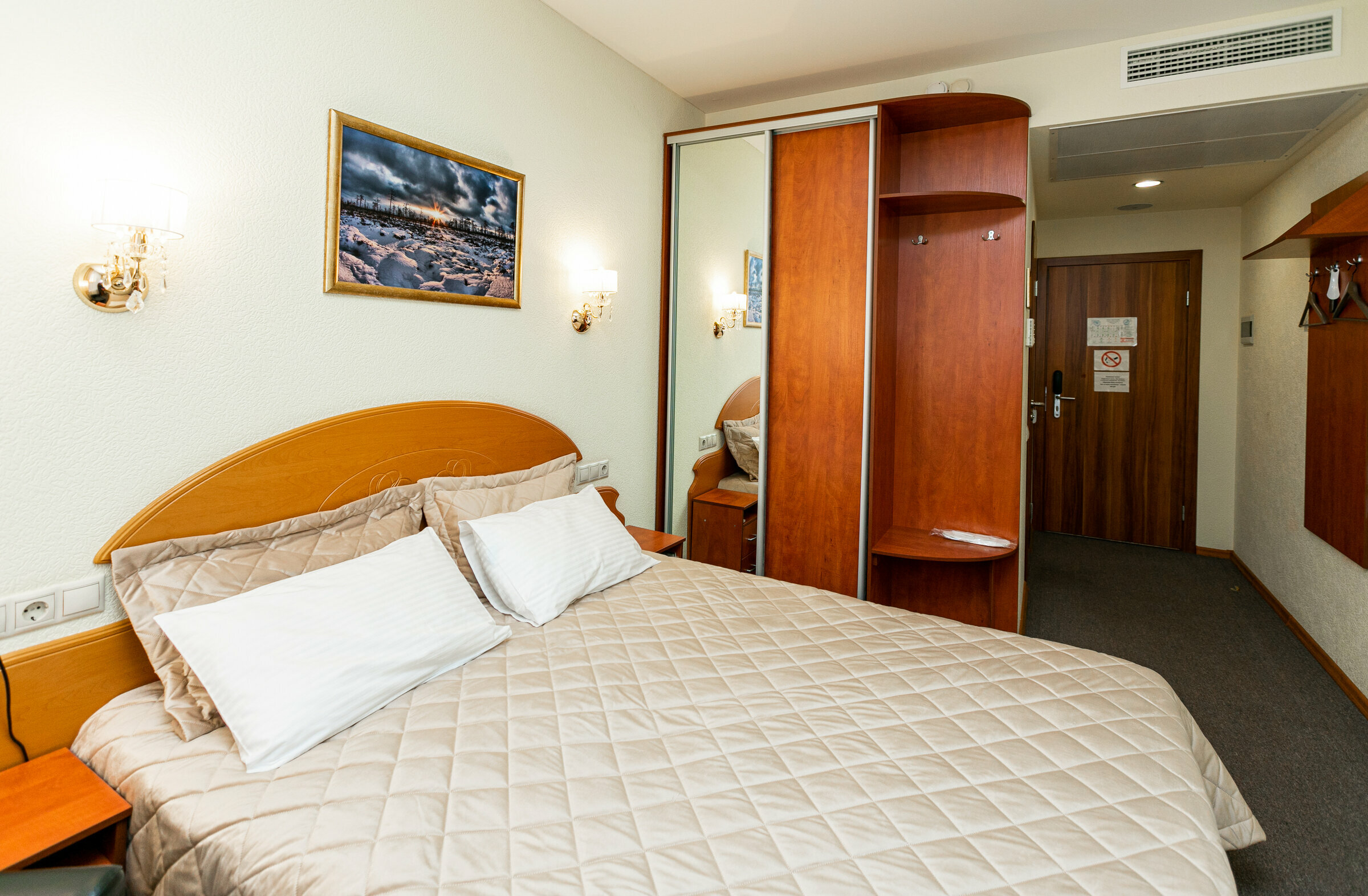 Стандартный номер с кроватью размера "queen-size"