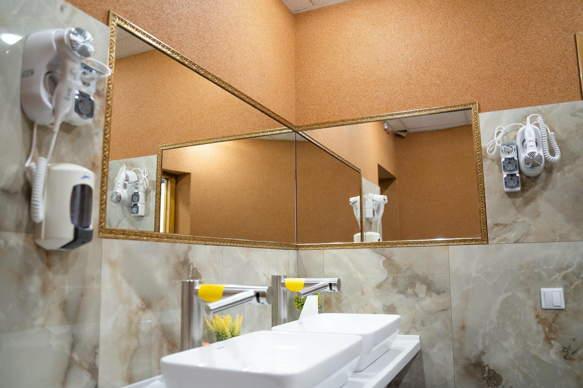 Кровать в общем 6-местном номере