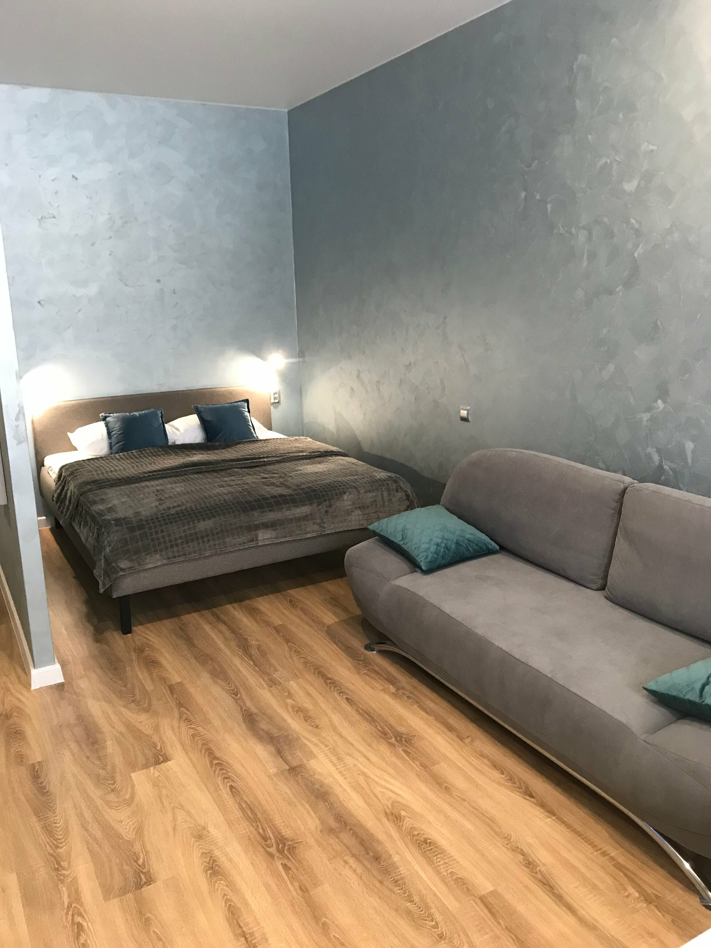 Номер-студия с кроватью размера "king-size" и диван-кроватью