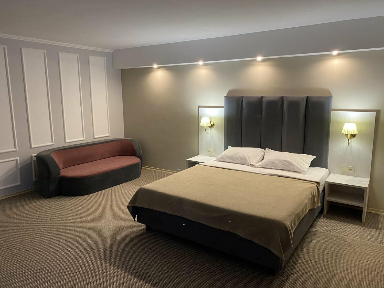 Четырехместный номер с видом на горы