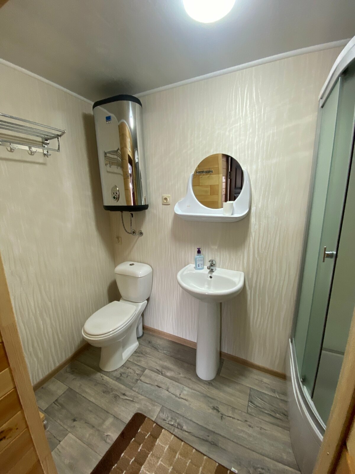 Двухместный номер с 2 отдельными кроватями и душем