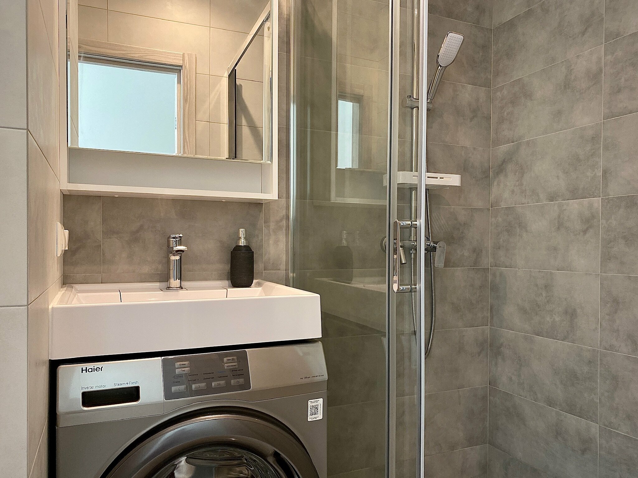 3-х местные апартаменты с балконом в жк c круглогодично подогреваемым бассейном +32 ° "Alicekeys"