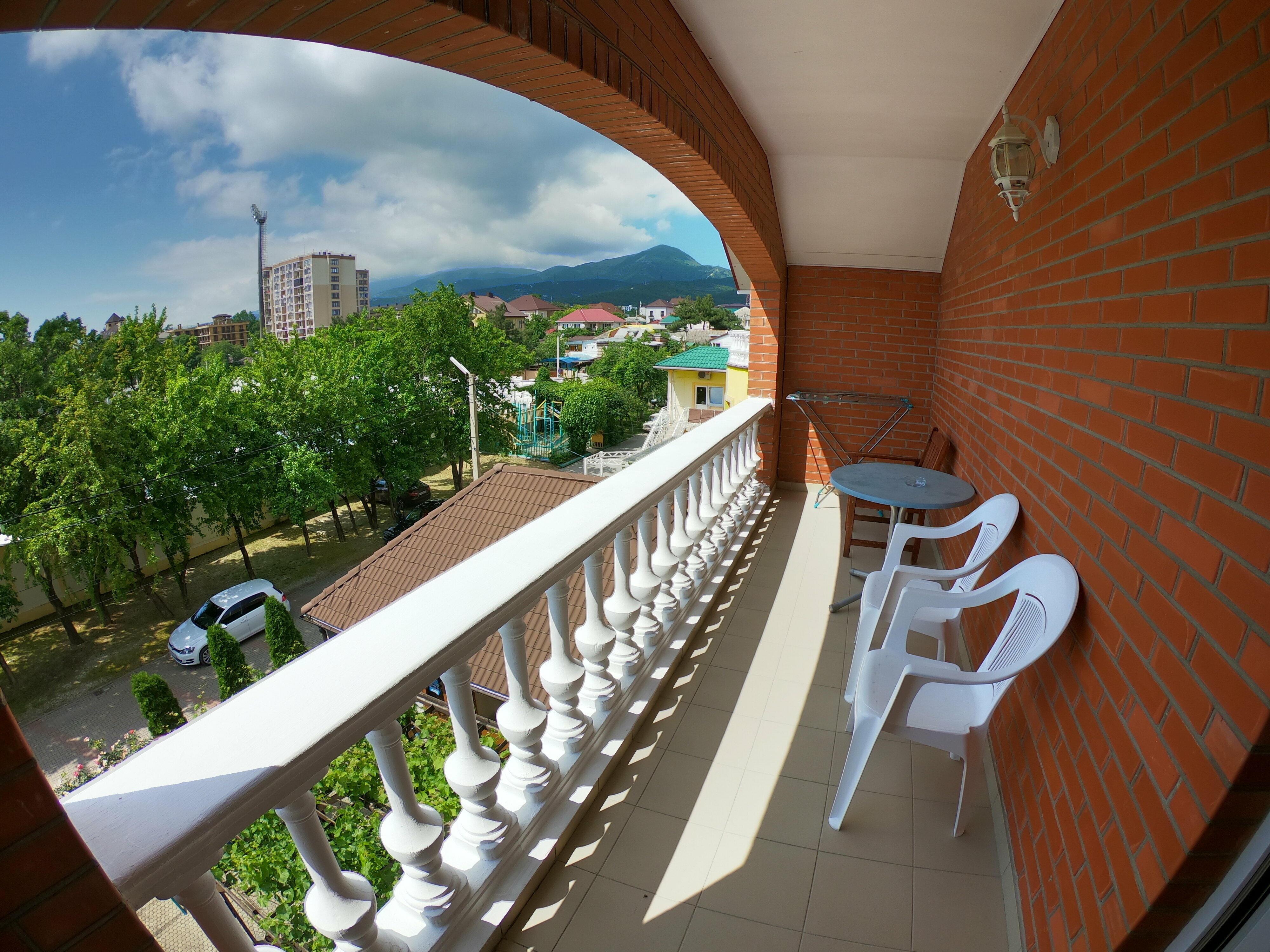 Трехместный номер с собственной ванной комнатой