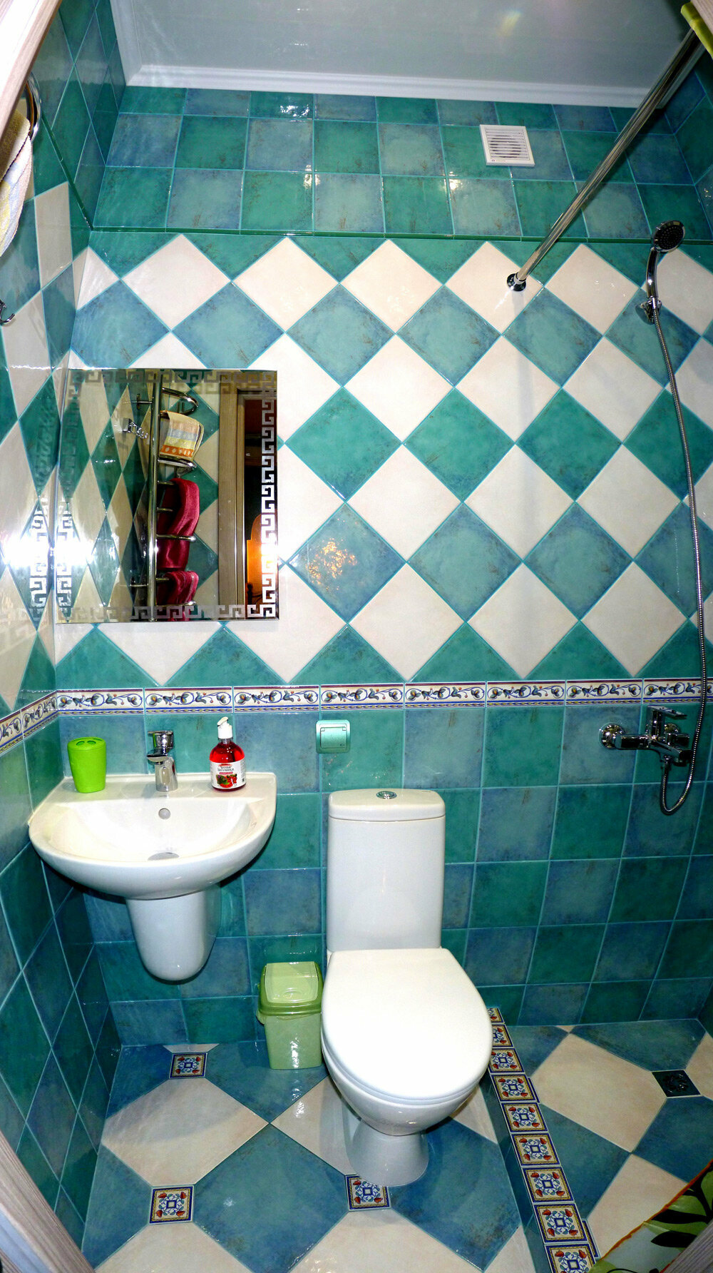 Небольшой двухместный номер с 1 кроватью