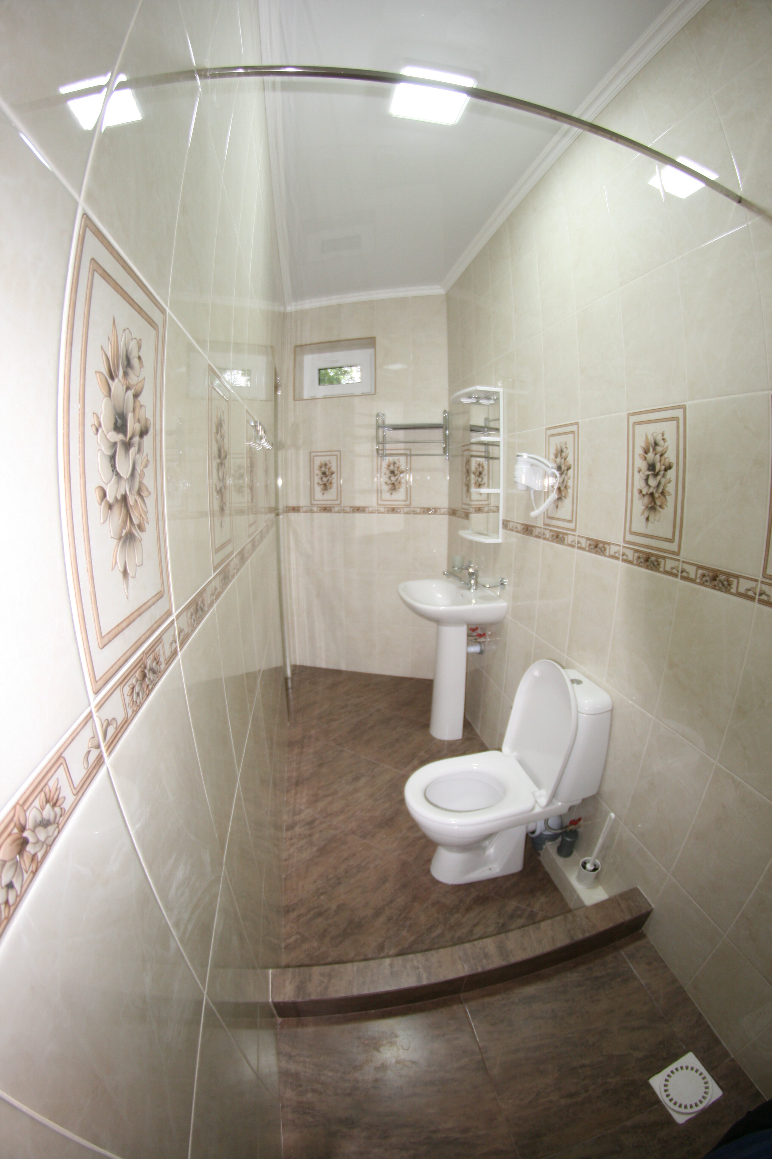 Семейный номер с видом на сад