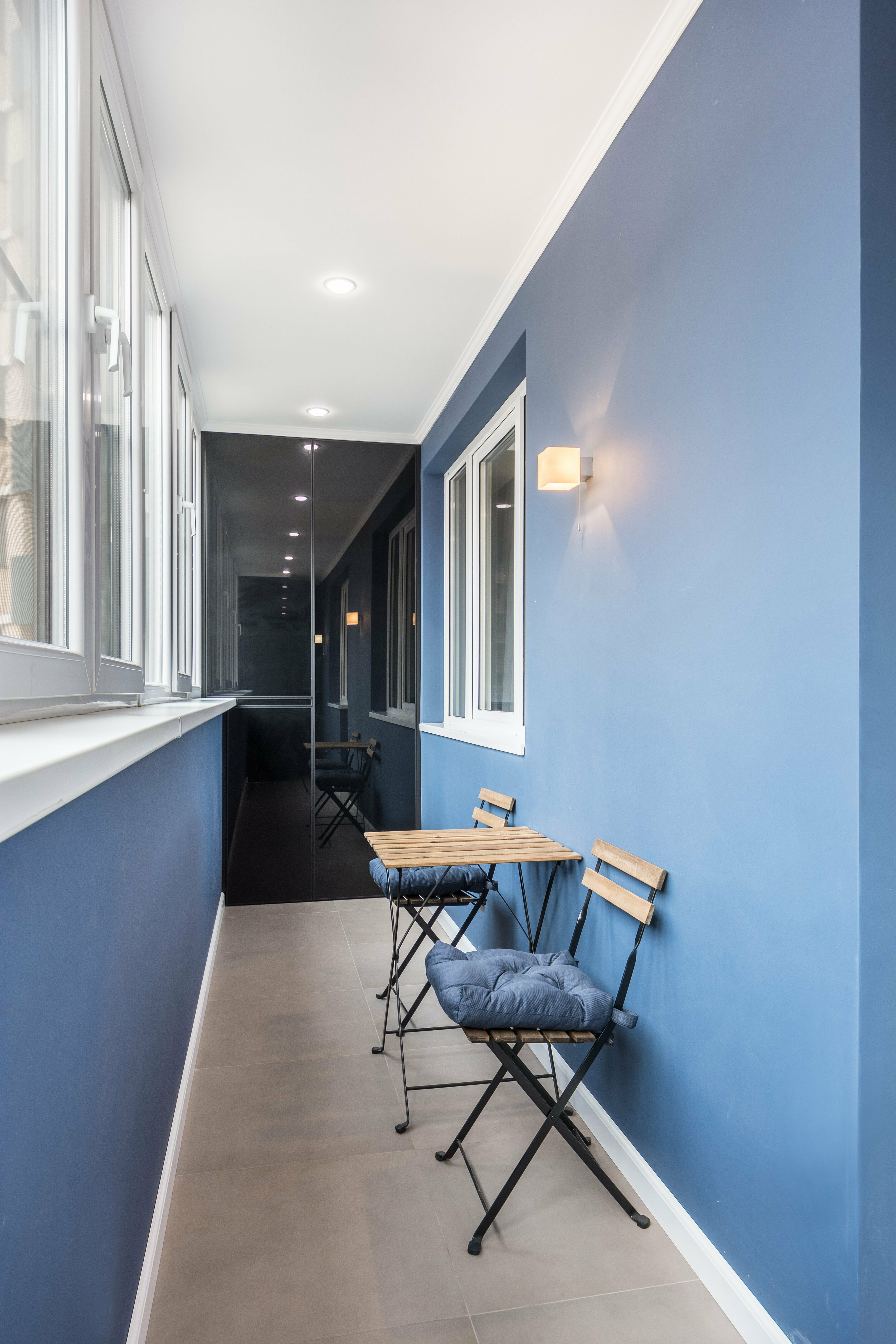 Апартаменты бизнес-класса с кроватью king-size, кухней и балконом (вид на внутренний дворик; ночью нет шума от машин и т. д.).