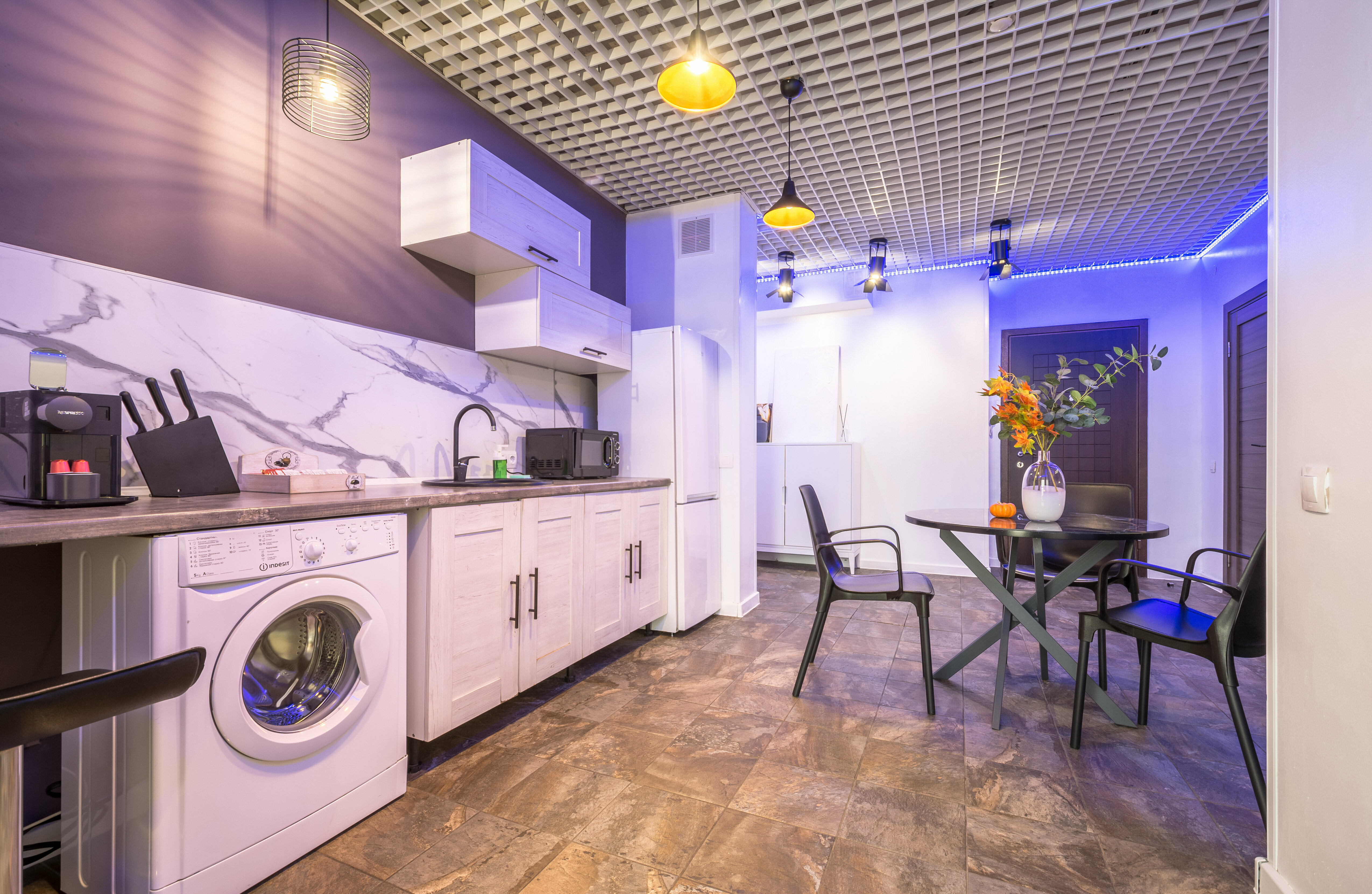 Эксклюзивный loft-апартамент с подвесной качелью в спальне — для удовольствия и красивых фото — на 18-м этаже!