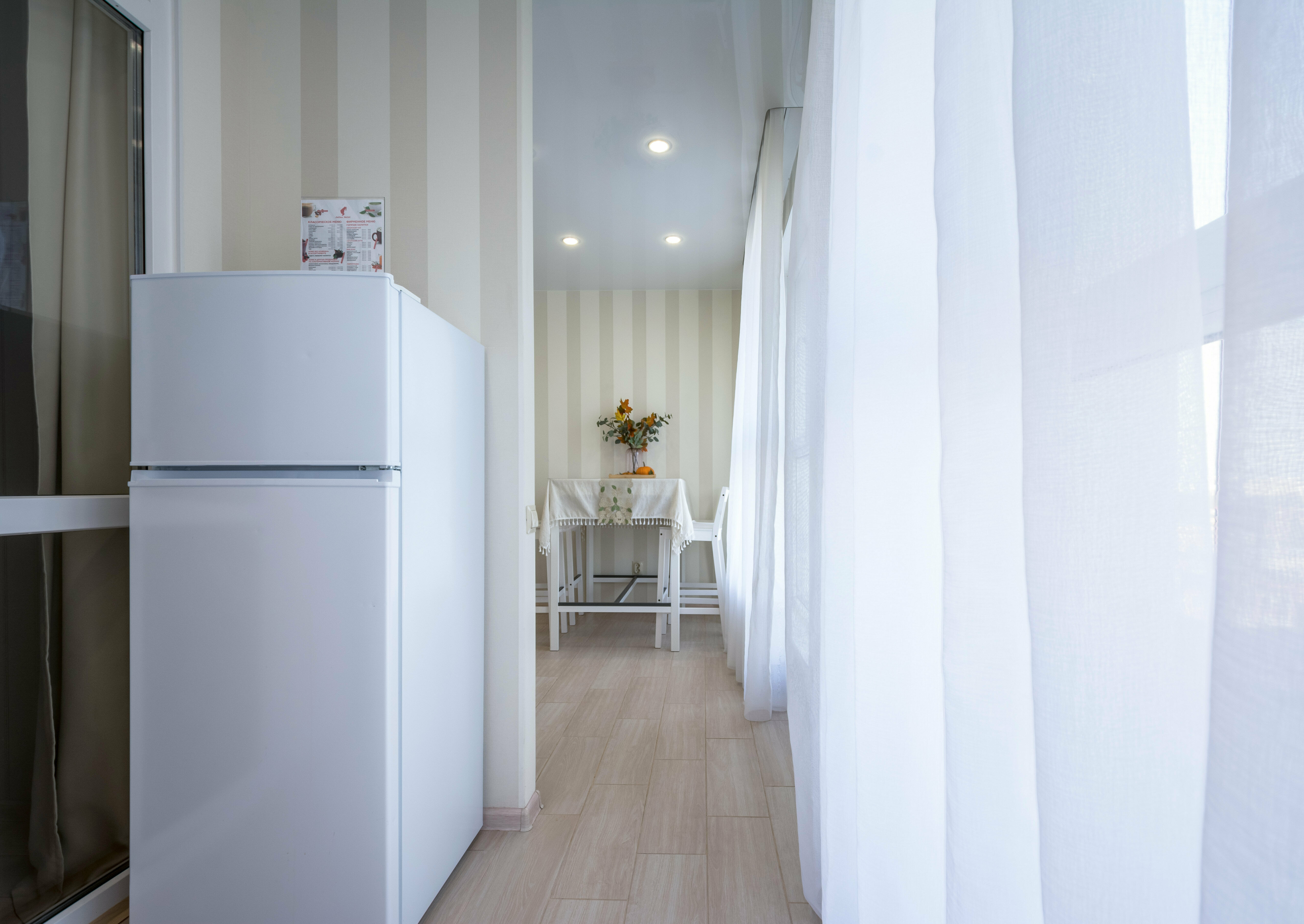 Уютные трёхкомнатные апартаменты с двумя спальнями и гостиной (вид на город с 13-го этажа).