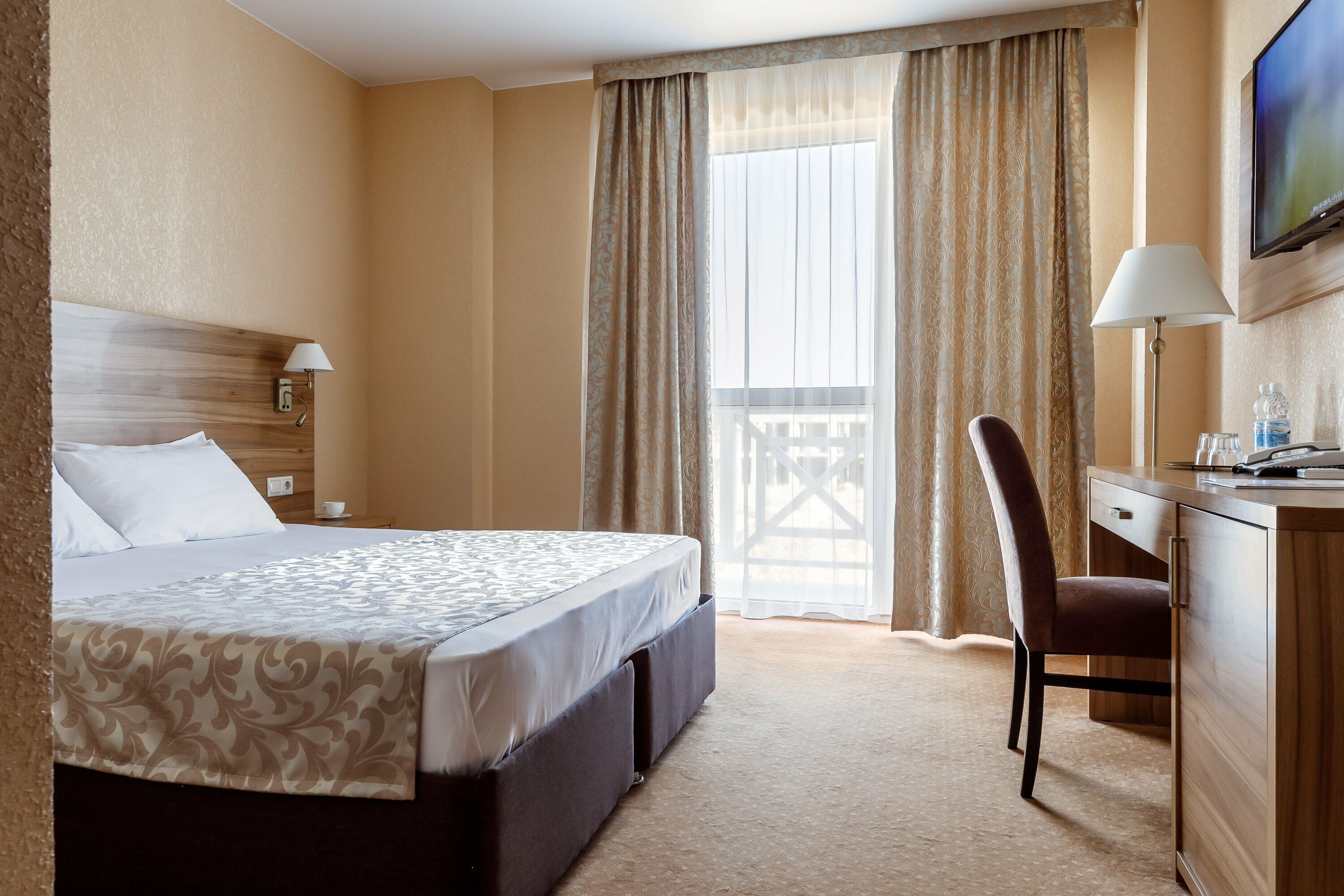 Смежные стандарты 4-х местные с балконом 1 корпус