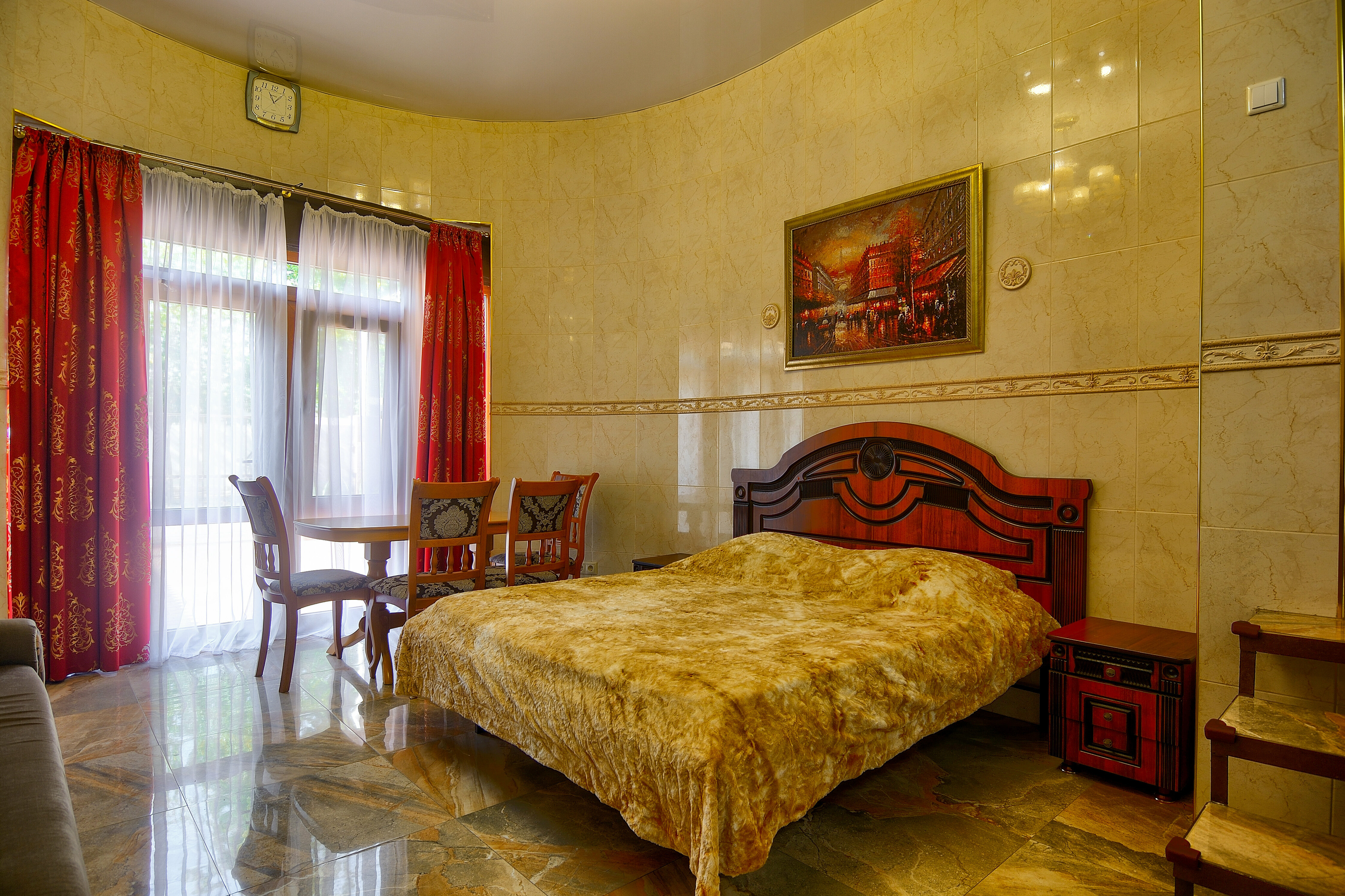 Номер с кухней