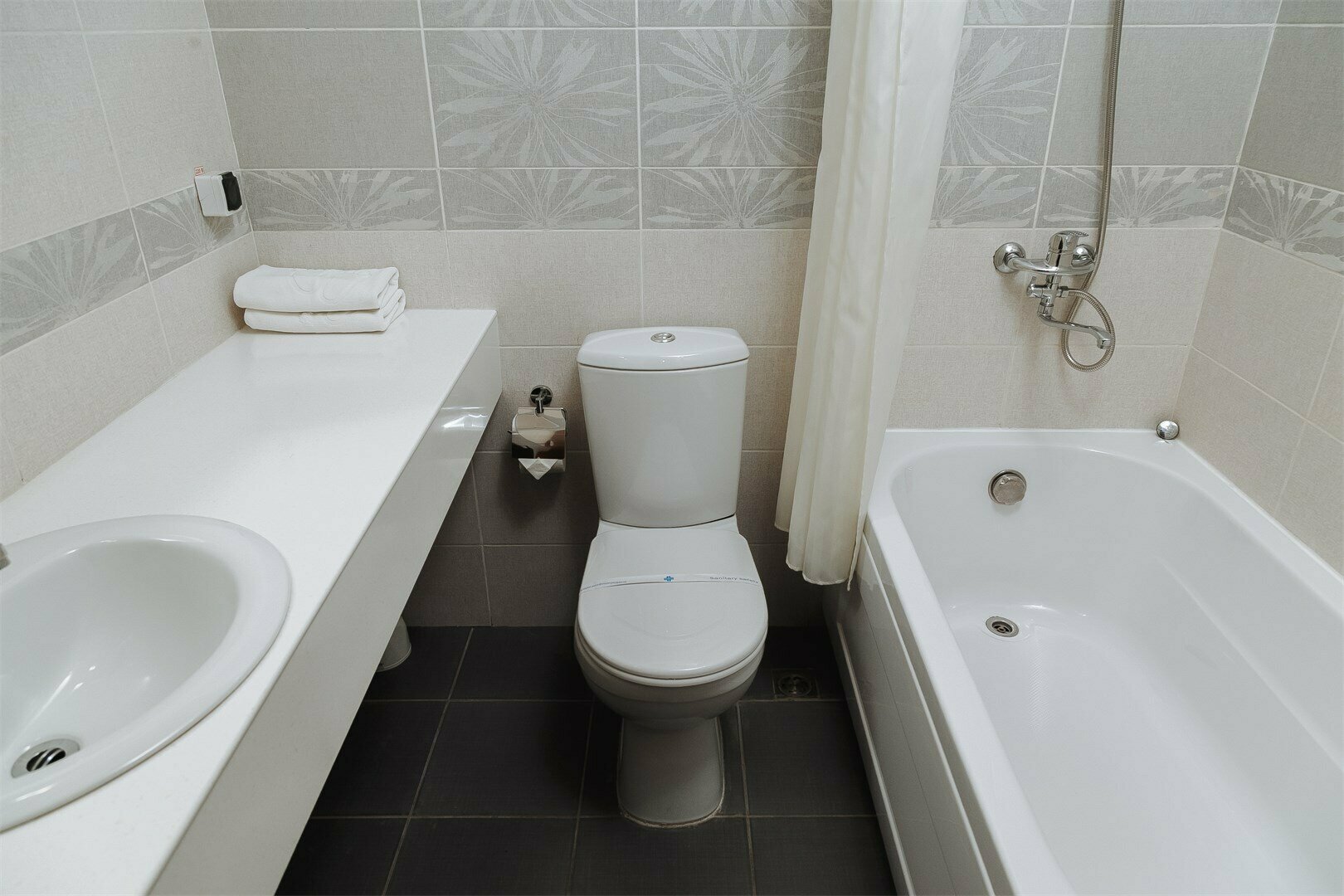 Номер первой категории (с видом на парк с двуспальной кроватью)