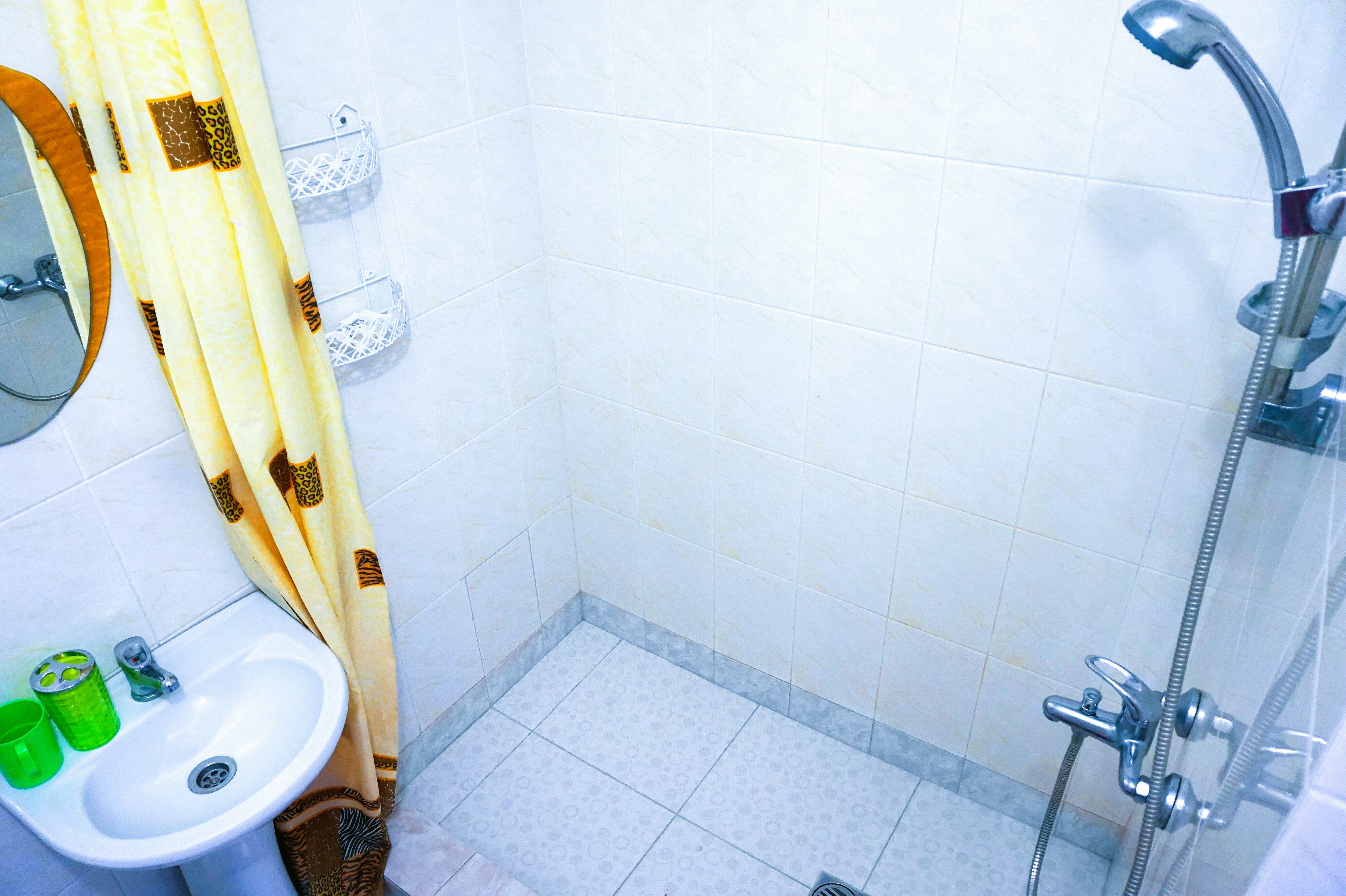 Четырехместный номер с душем