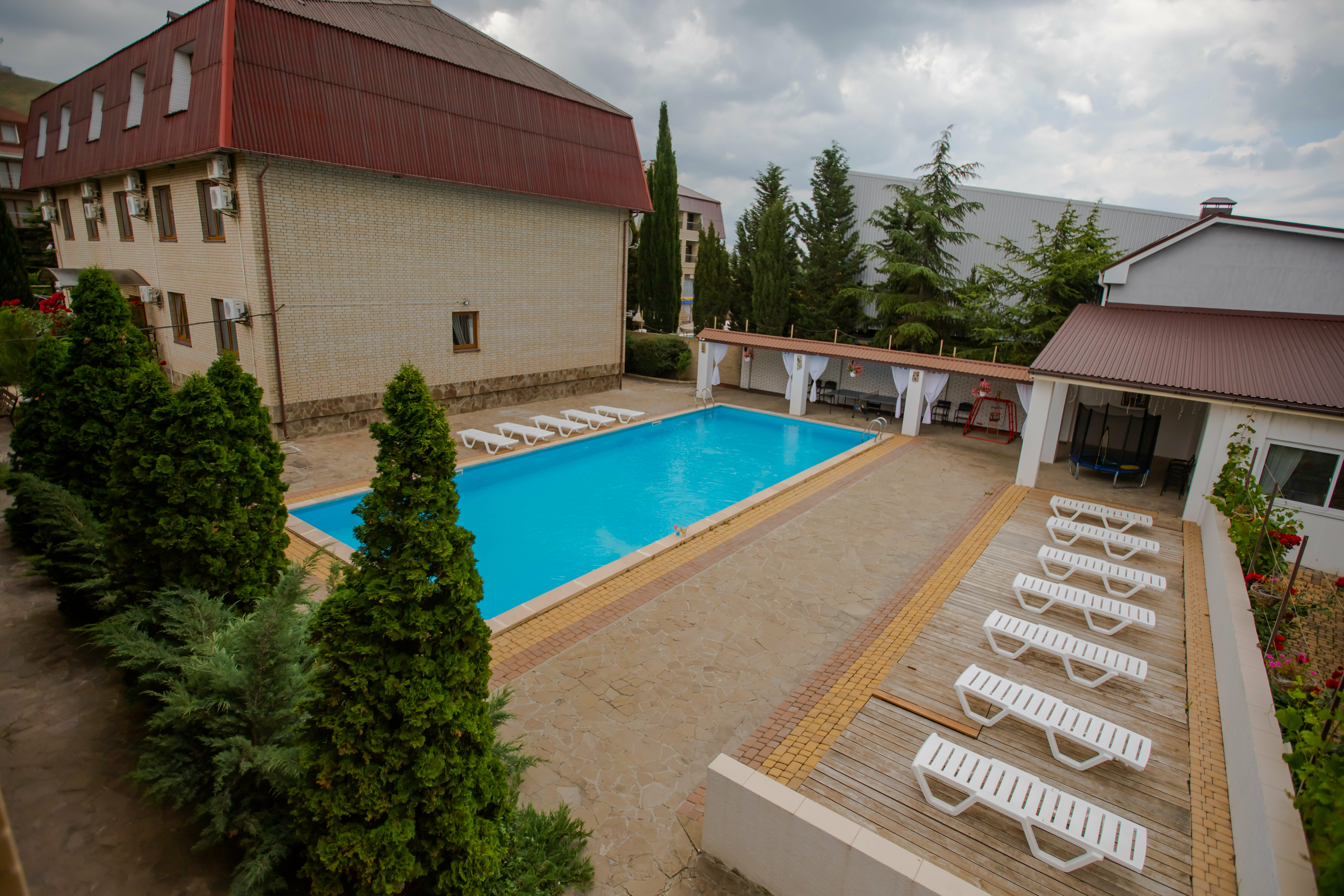 Апартаменты с видом на бассейн