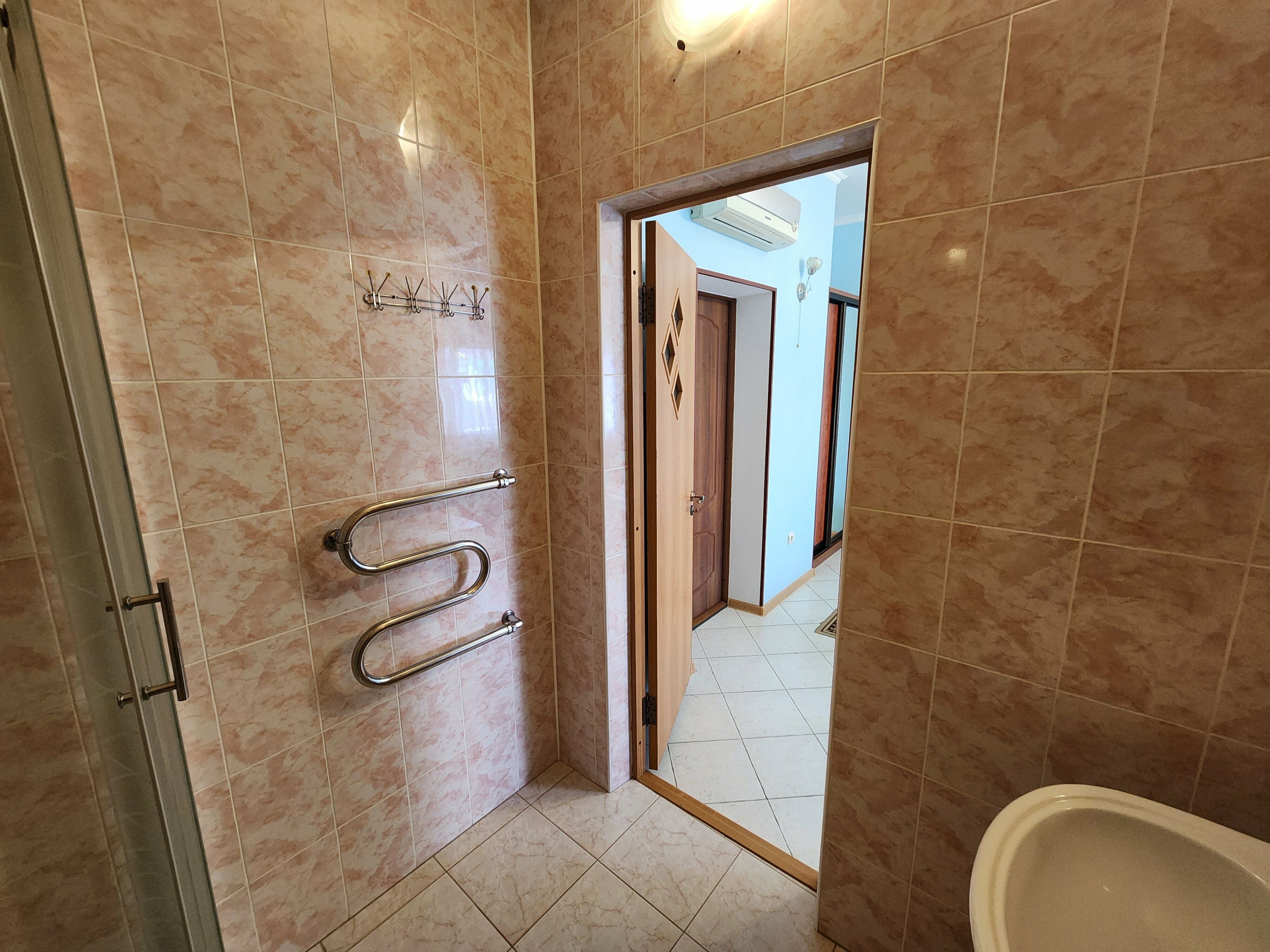 Просторный двухместный номер с 2 отдельными кроватями