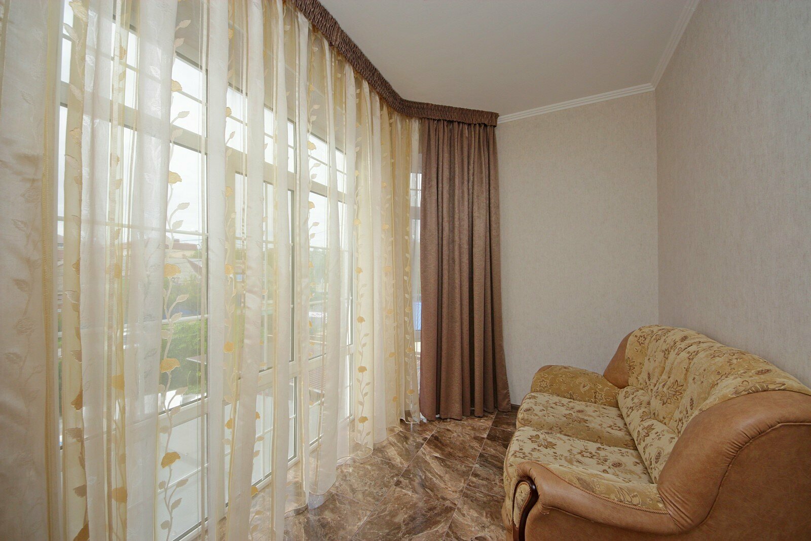 Номер-студия с видом на бассейн