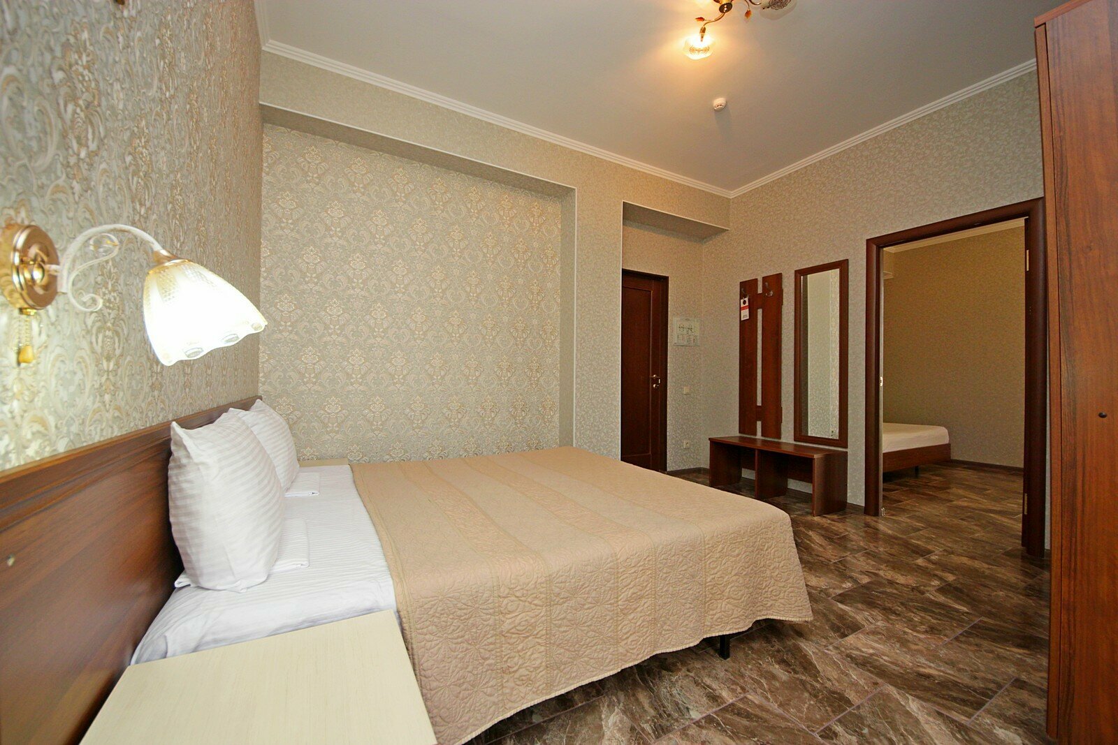 Люкс с видом на бассейн